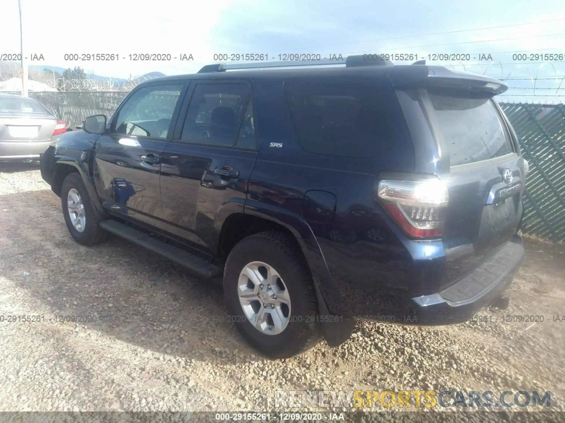 3 Фотография поврежденного автомобиля JTEBU5JR7L5797390 TOYOTA 4RUNNER 2020