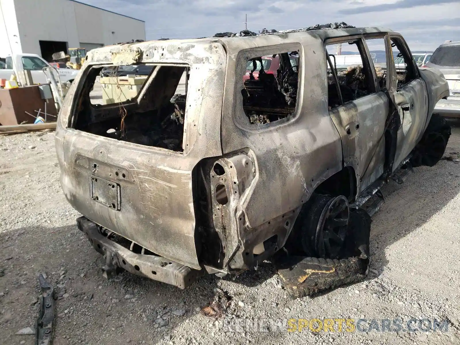 4 Photograph of a damaged car JTEBU5JR7L5797972 TOYOTA 4RUNNER 2020