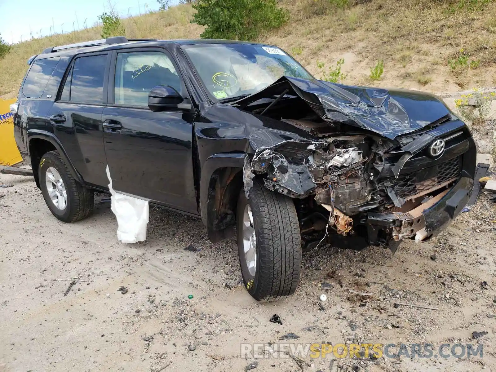 1 Photograph of a damaged car JTEBU5JR7L5798698 TOYOTA 4RUNNER 2020