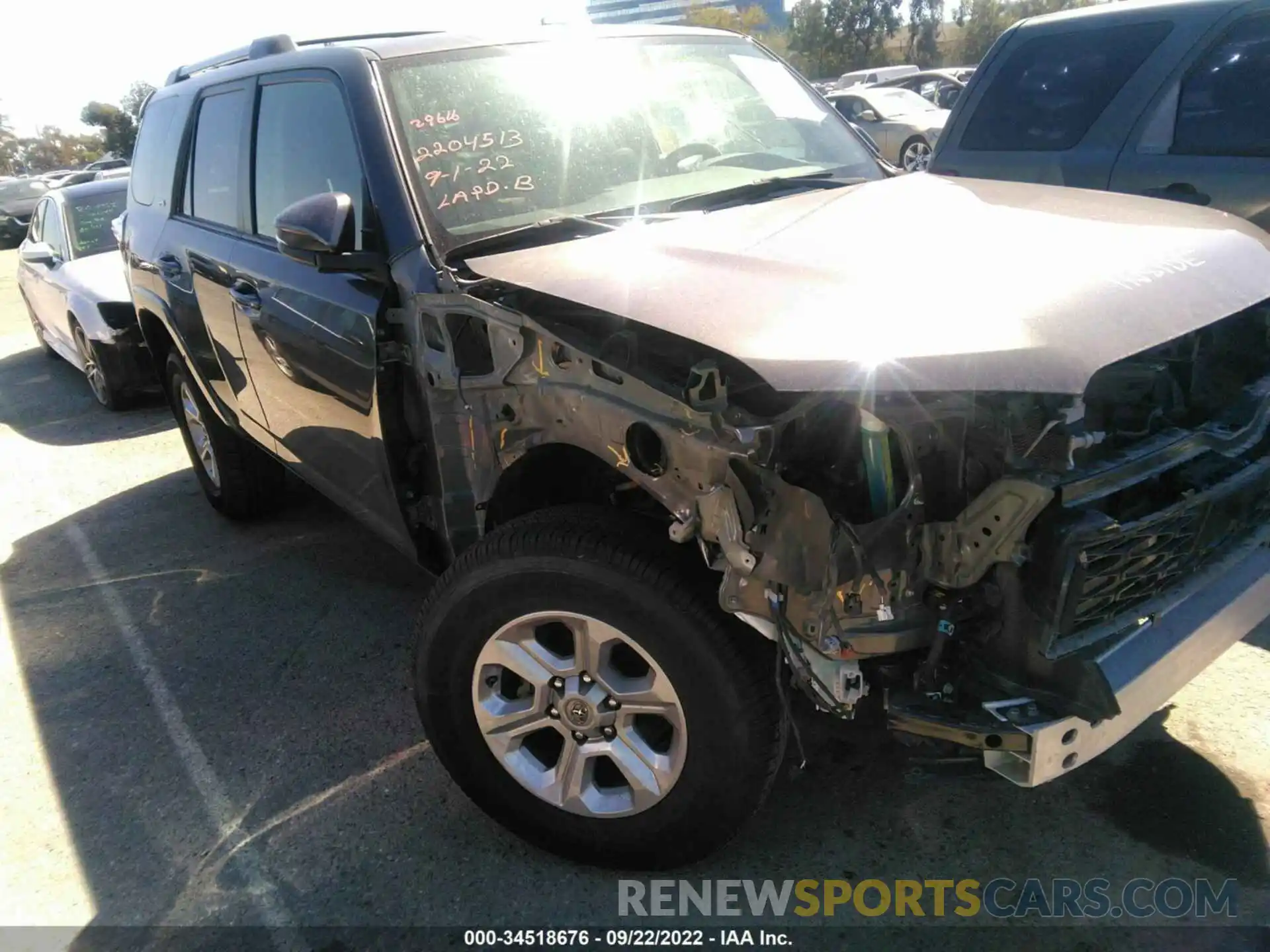 1 Photograph of a damaged car JTEBU5JR7L5798975 TOYOTA 4RUNNER 2020