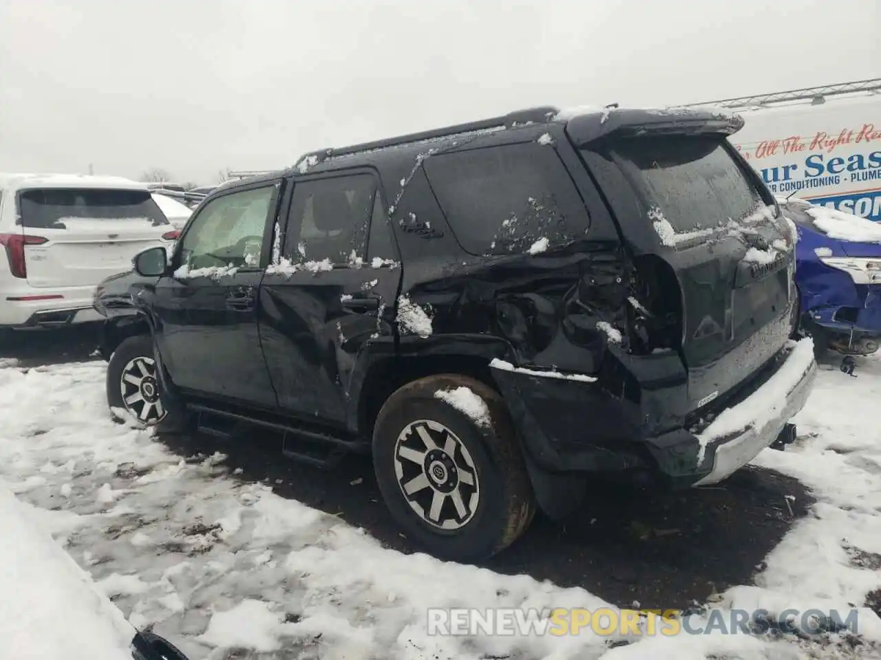 2 Photograph of a damaged car JTEBU5JR7L5801390 TOYOTA 4RUNNER 2020