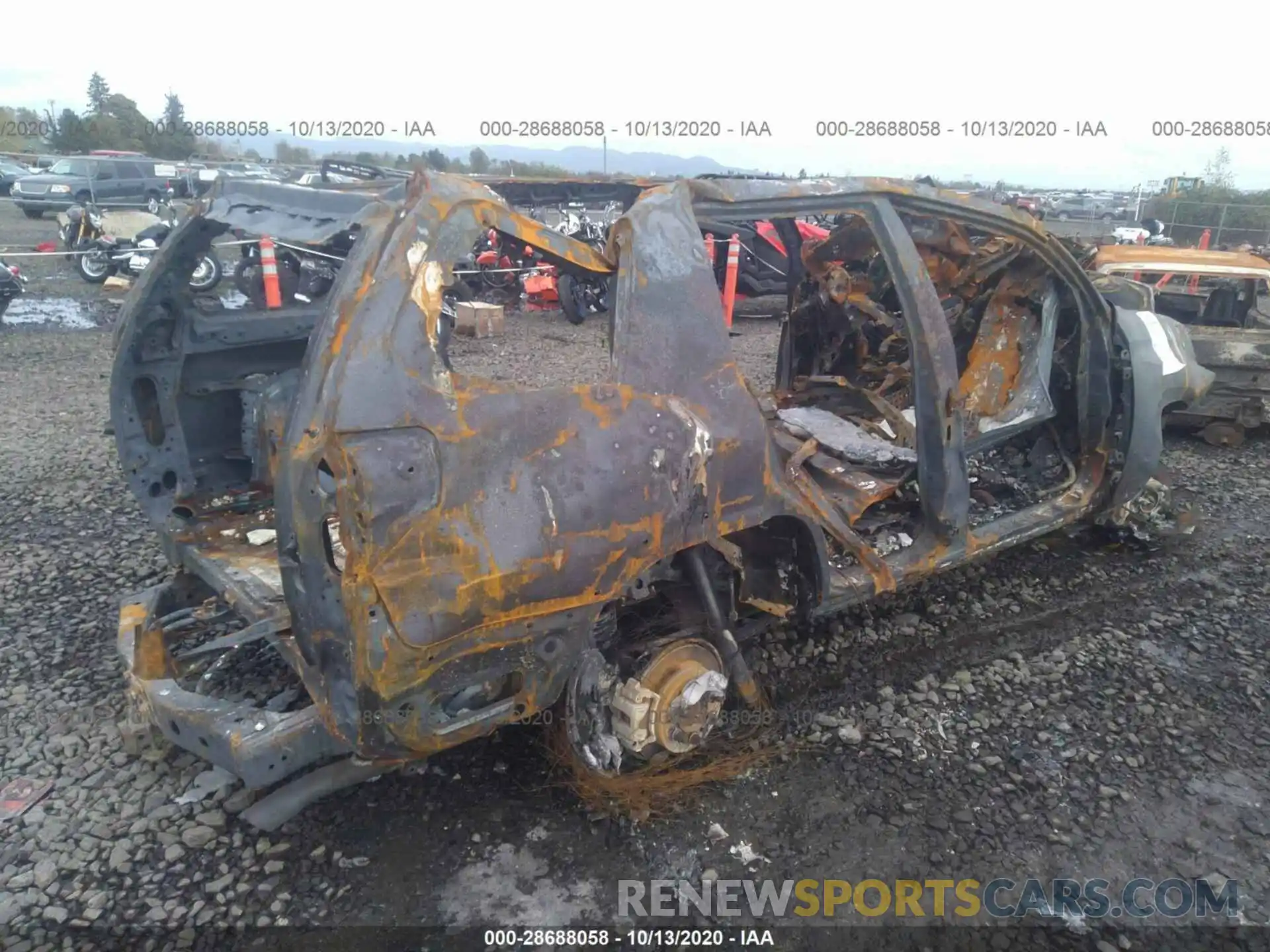 4 Photograph of a damaged car JTEBU5JR7L5802152 TOYOTA 4RUNNER 2020