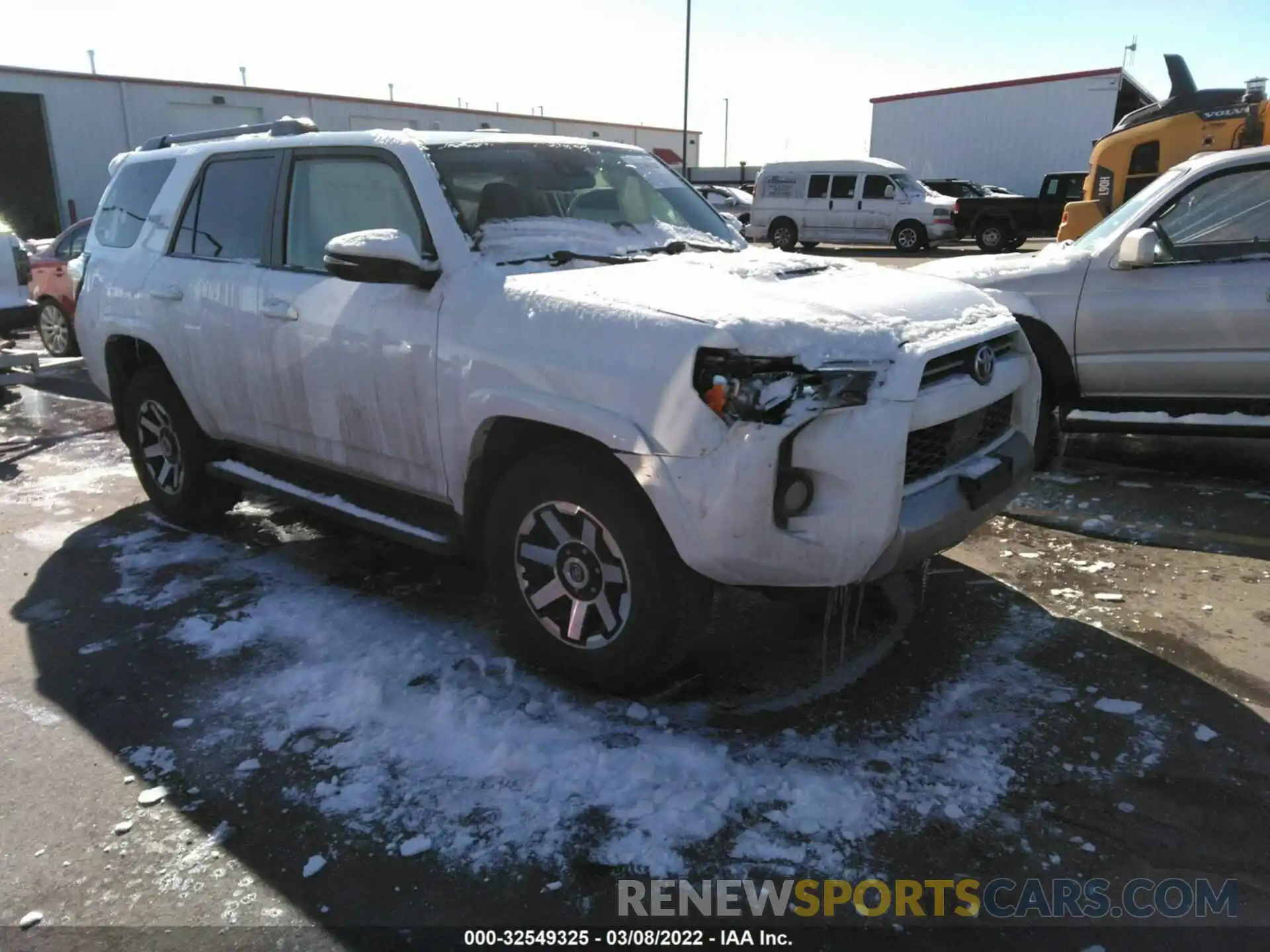 1 Photograph of a damaged car JTEBU5JR7L5802779 TOYOTA 4RUNNER 2020