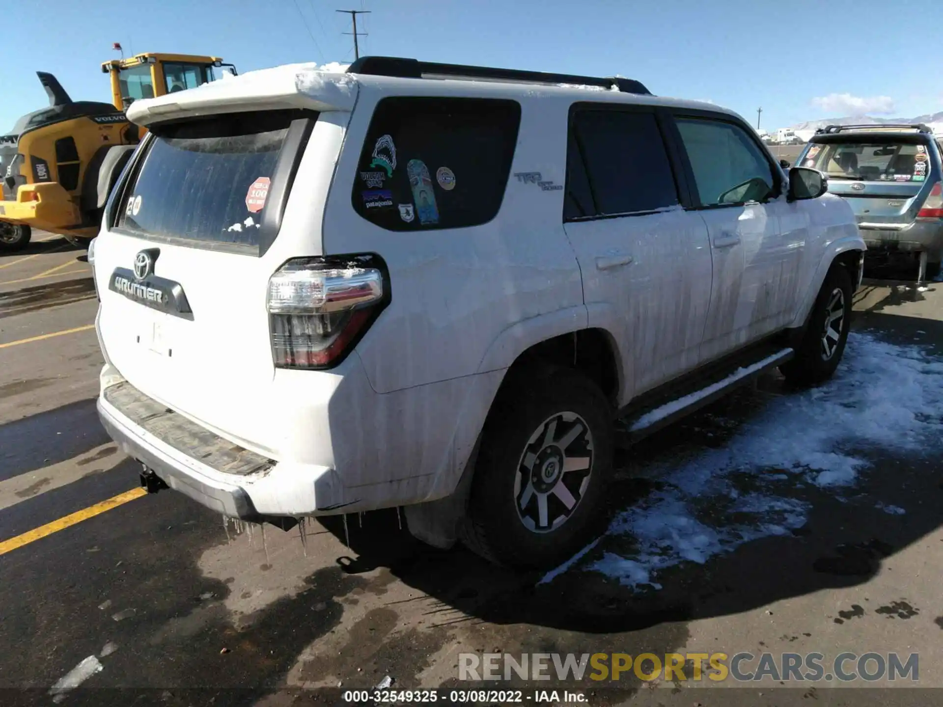 4 Photograph of a damaged car JTEBU5JR7L5802779 TOYOTA 4RUNNER 2020