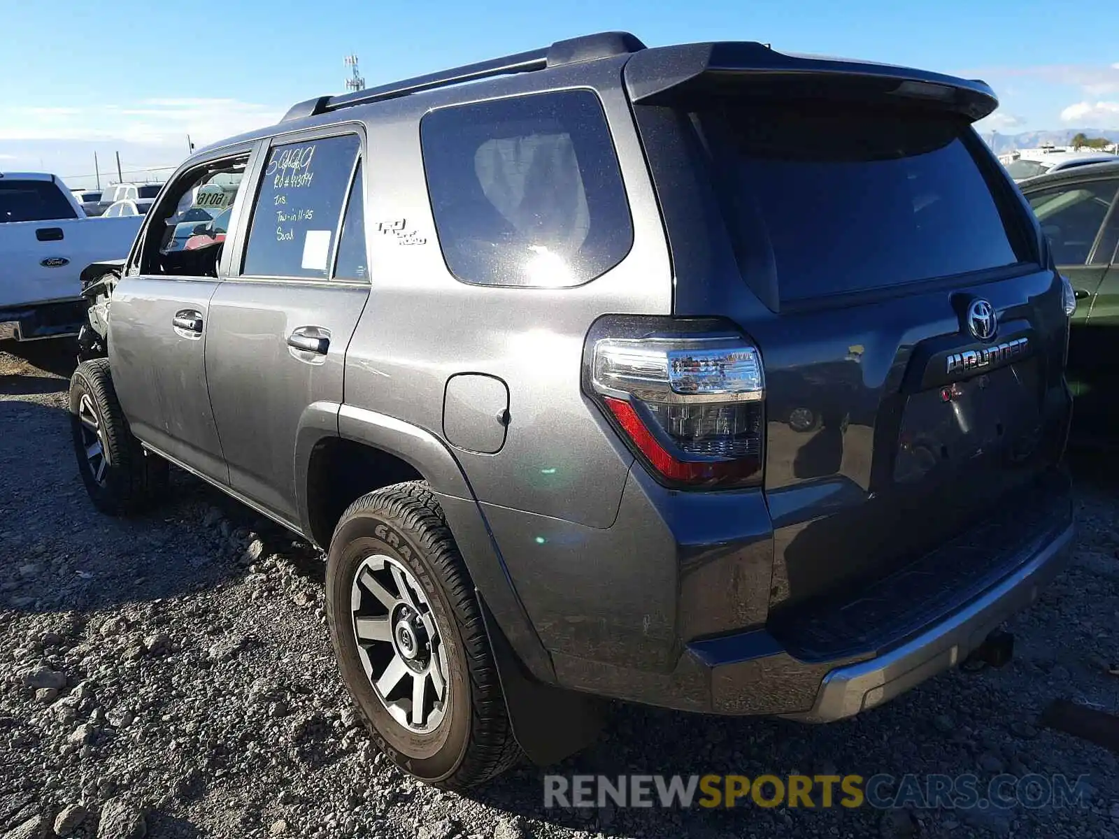 3 Photograph of a damaged car JTEBU5JR7L5802782 TOYOTA 4RUNNER 2020