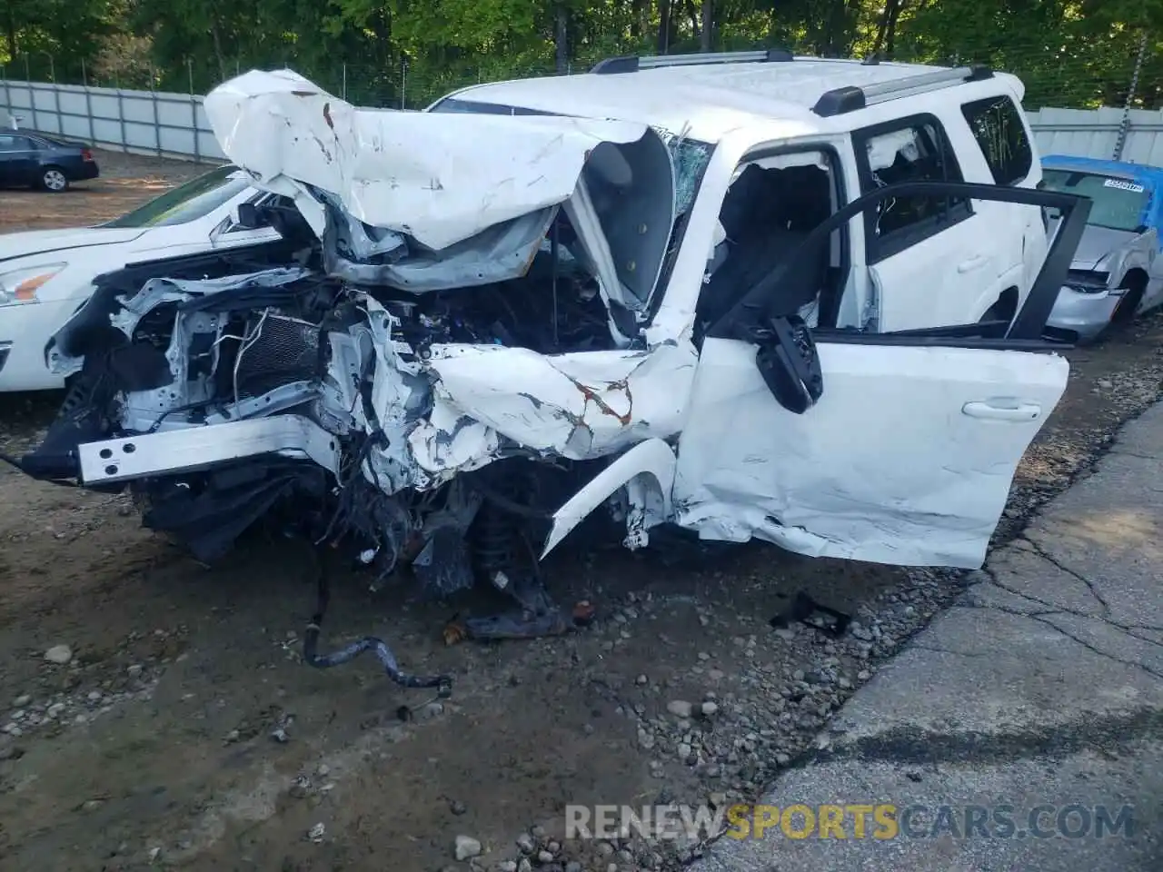 2 Photograph of a damaged car JTEBU5JR7L5803172 TOYOTA 4RUNNER 2020