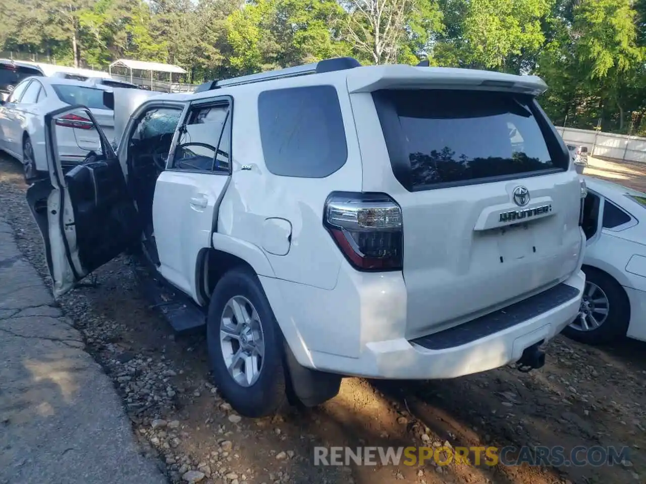 3 Photograph of a damaged car JTEBU5JR7L5803172 TOYOTA 4RUNNER 2020