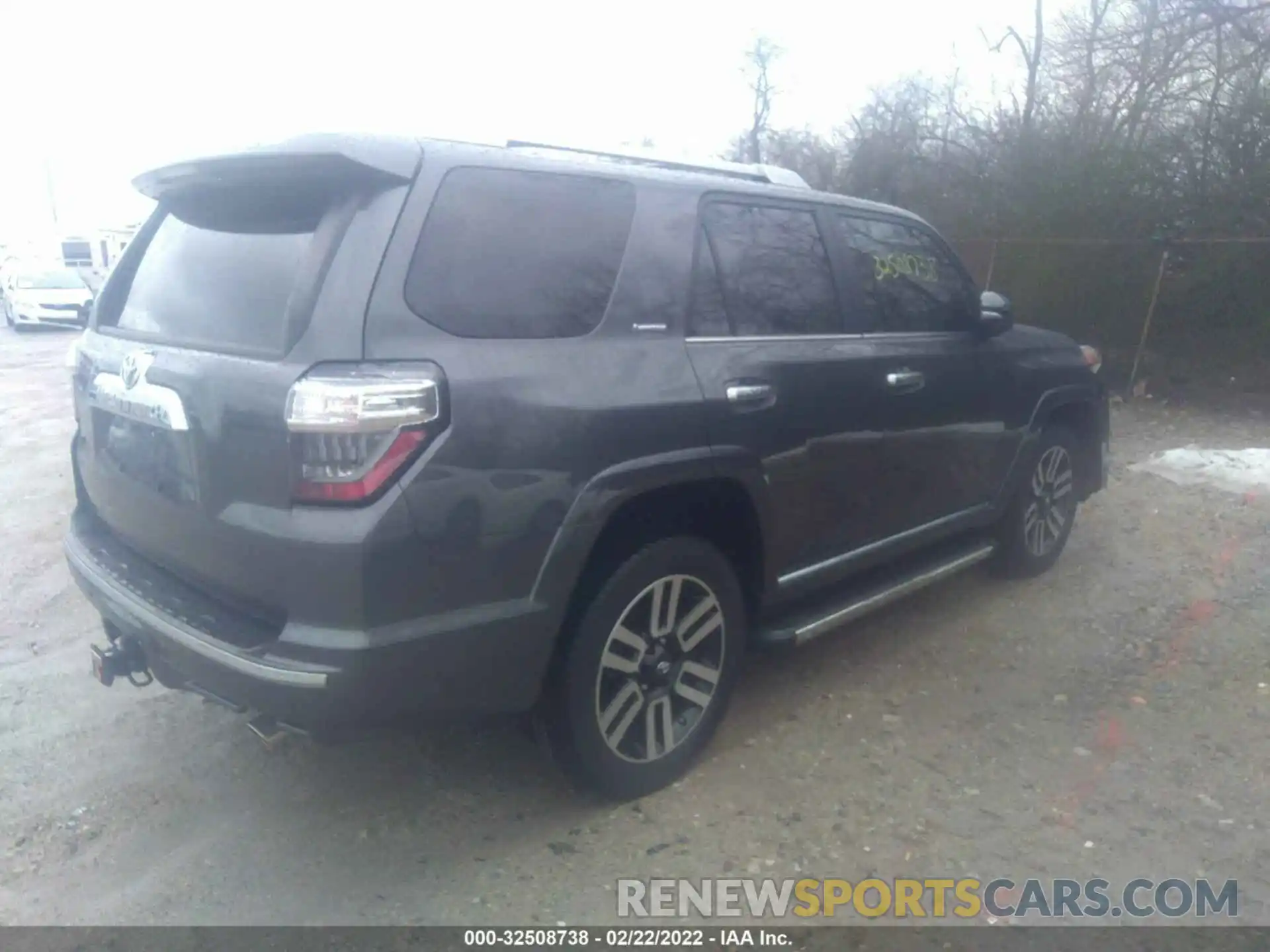 4 Photograph of a damaged car JTEBU5JR7L5832705 TOYOTA 4RUNNER 2020