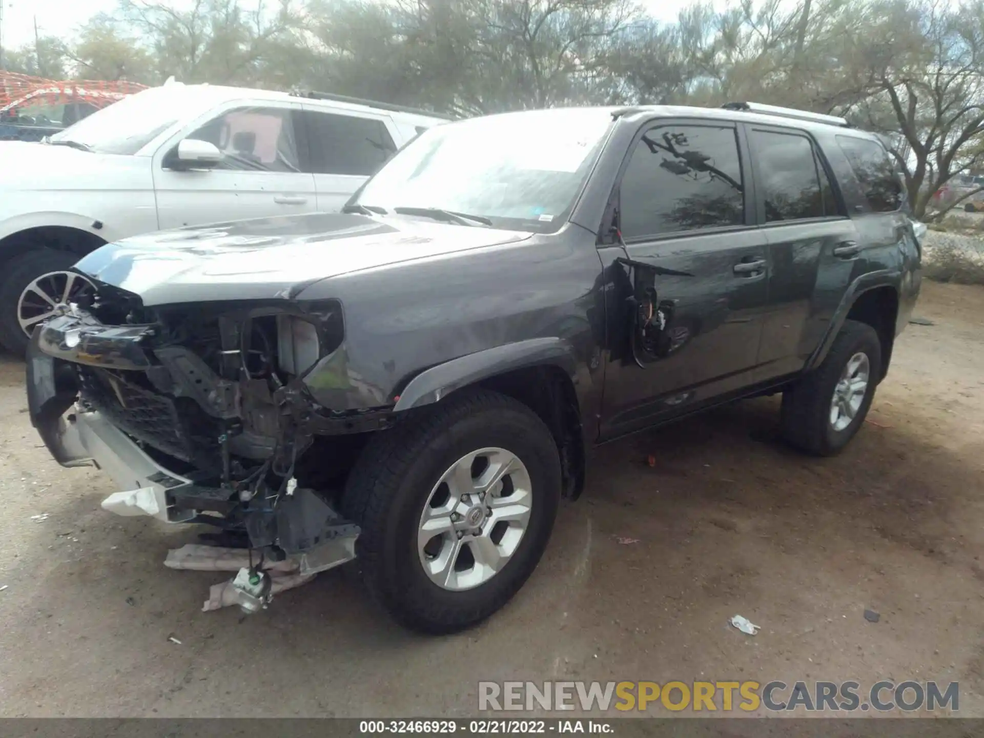 2 Photograph of a damaged car JTEBU5JR7L5837547 TOYOTA 4RUNNER 2020