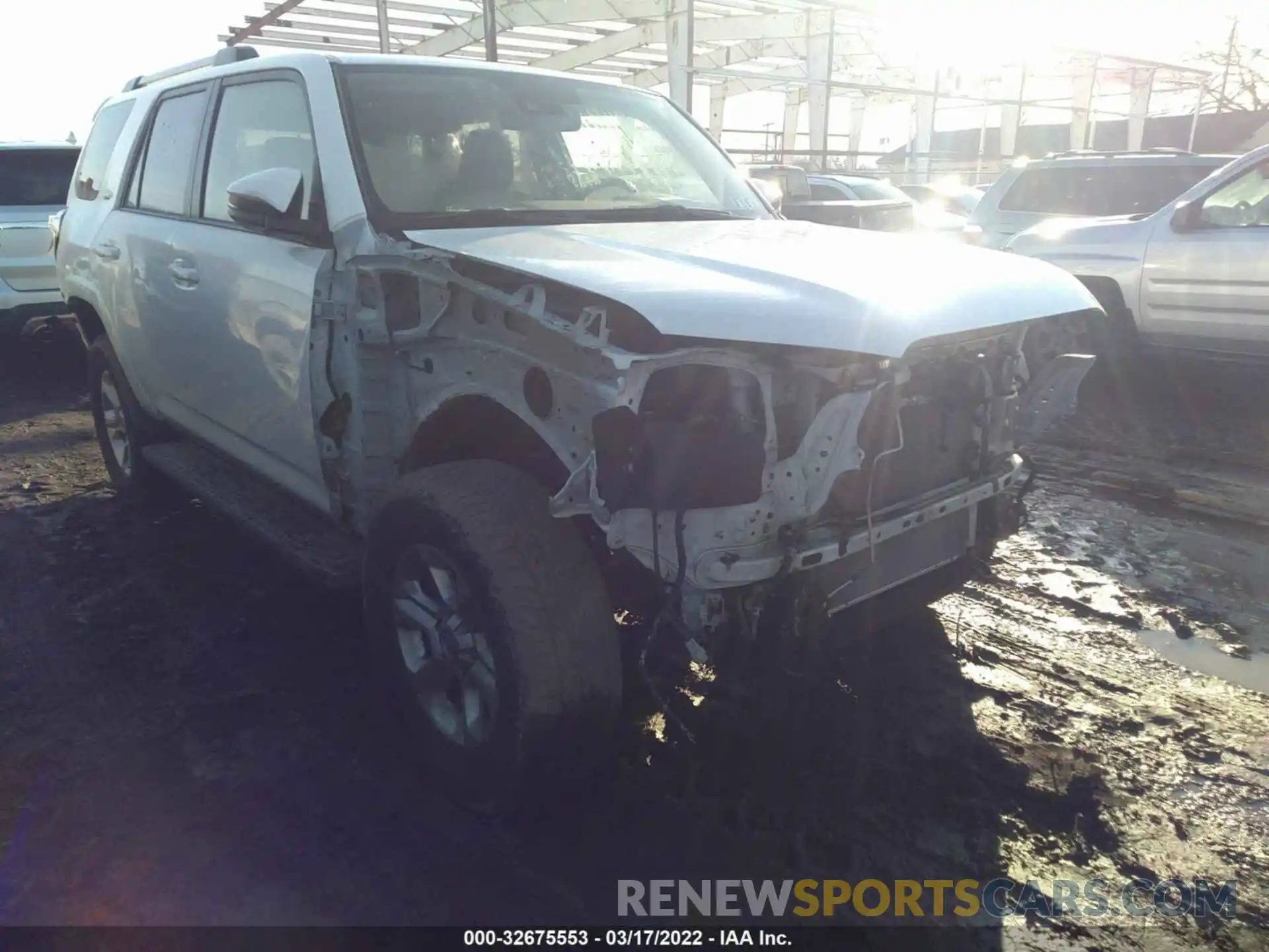 1 Photograph of a damaged car JTEBU5JR8L5737652 TOYOTA 4RUNNER 2020