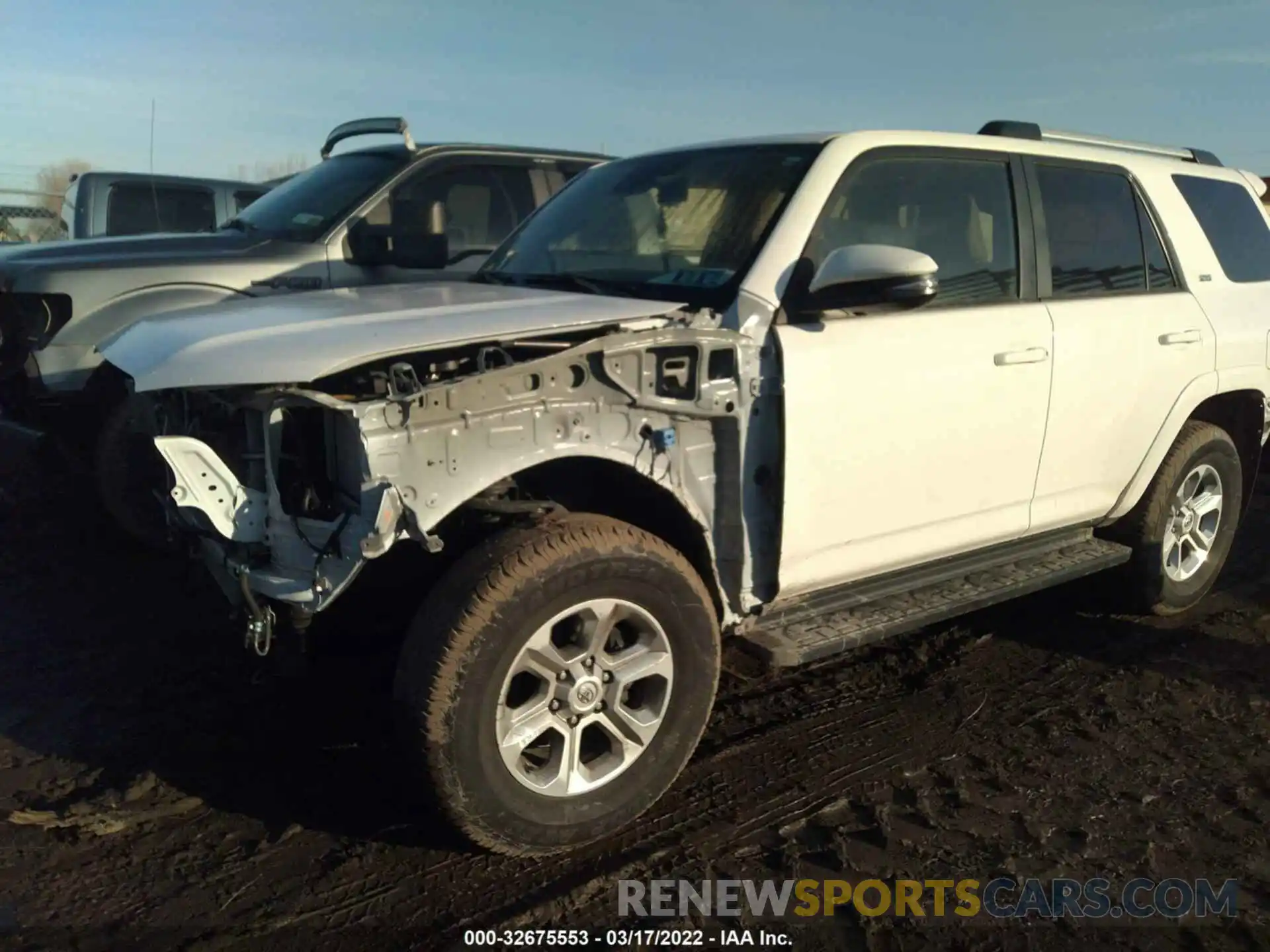 2 Photograph of a damaged car JTEBU5JR8L5737652 TOYOTA 4RUNNER 2020