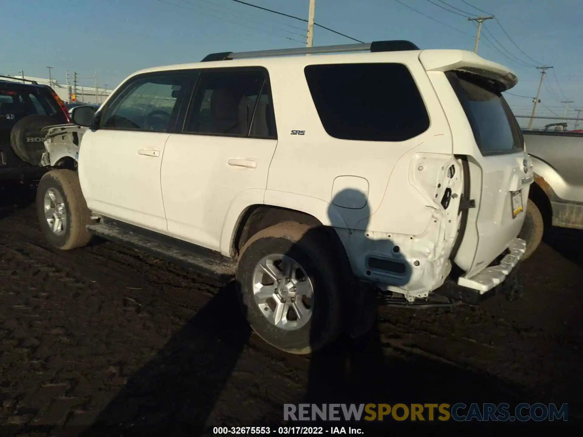 3 Фотография поврежденного автомобиля JTEBU5JR8L5737652 TOYOTA 4RUNNER 2020