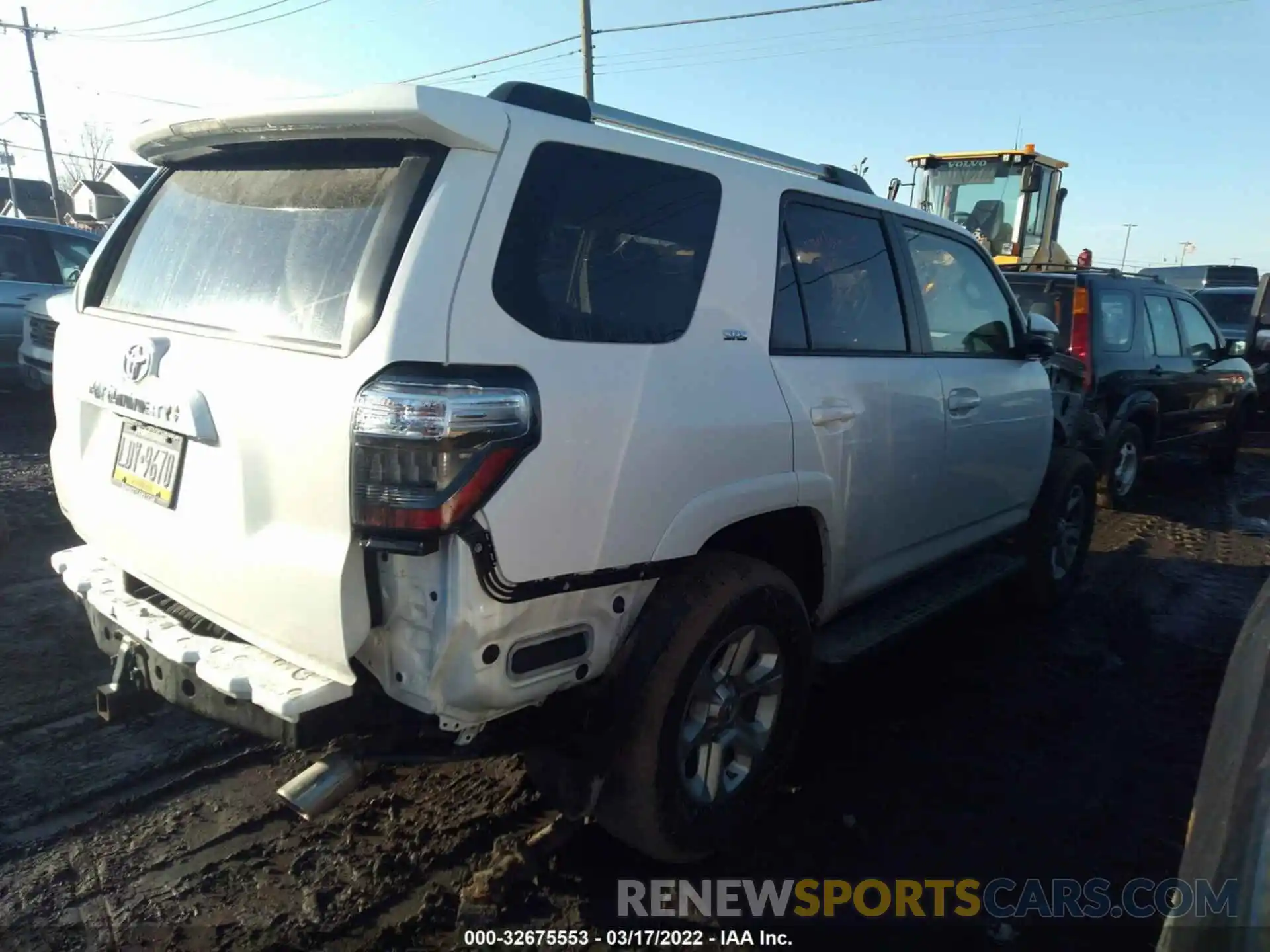 4 Фотография поврежденного автомобиля JTEBU5JR8L5737652 TOYOTA 4RUNNER 2020