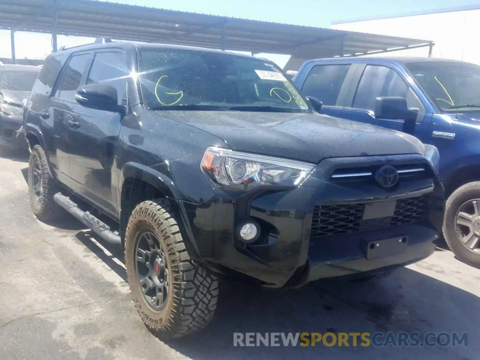 1 Photograph of a damaged car JTEBU5JR8L5738414 TOYOTA 4RUNNER 2020