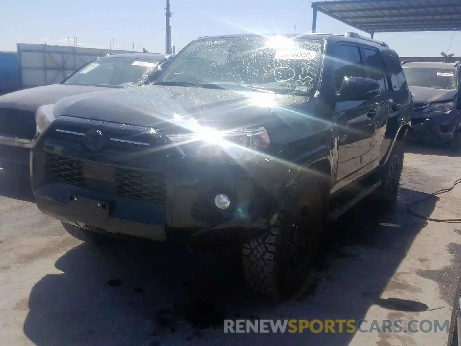 2 Photograph of a damaged car JTEBU5JR8L5738414 TOYOTA 4RUNNER 2020