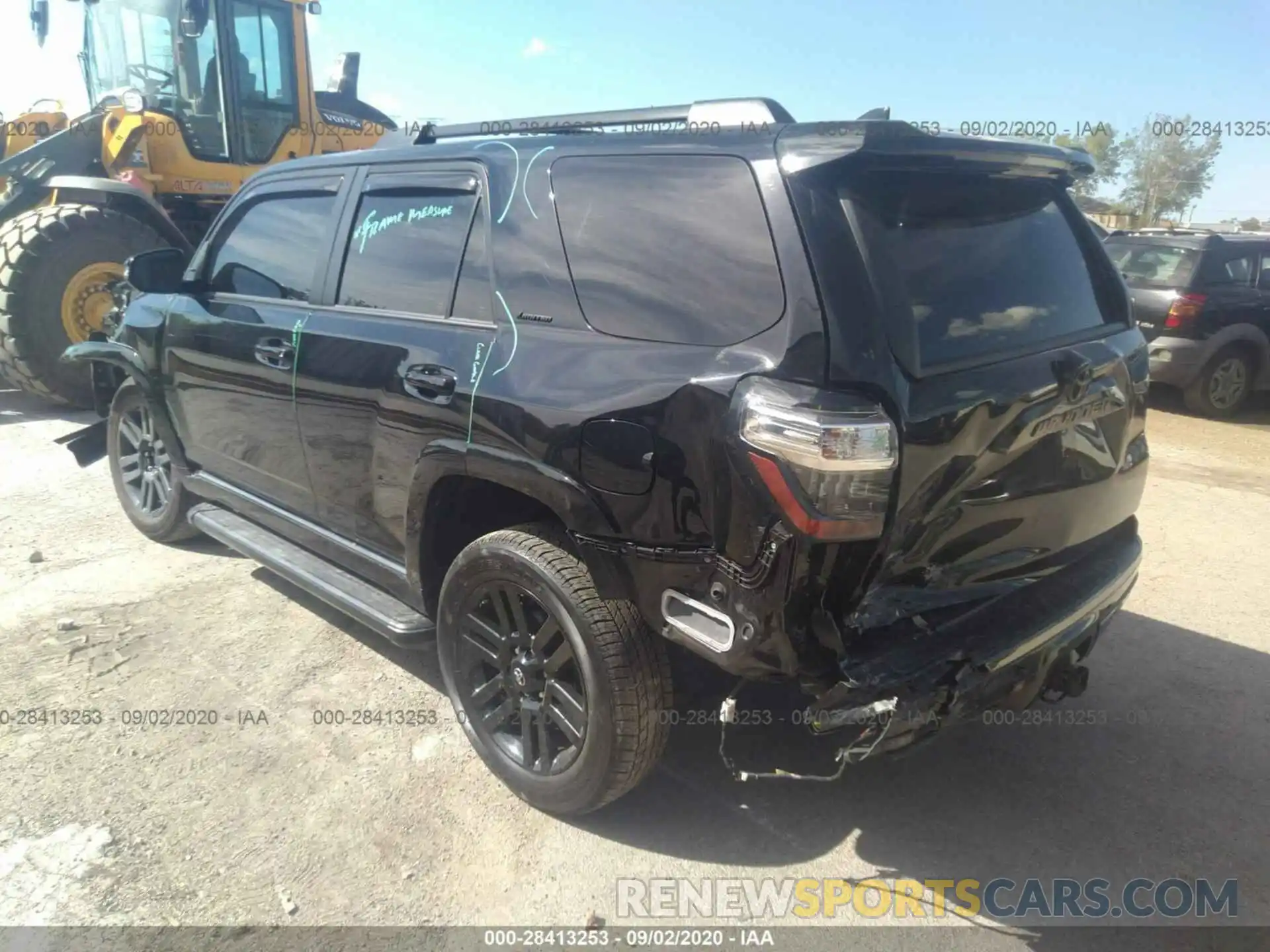 3 Photograph of a damaged car JTEBU5JR8L5740728 TOYOTA 4RUNNER 2020