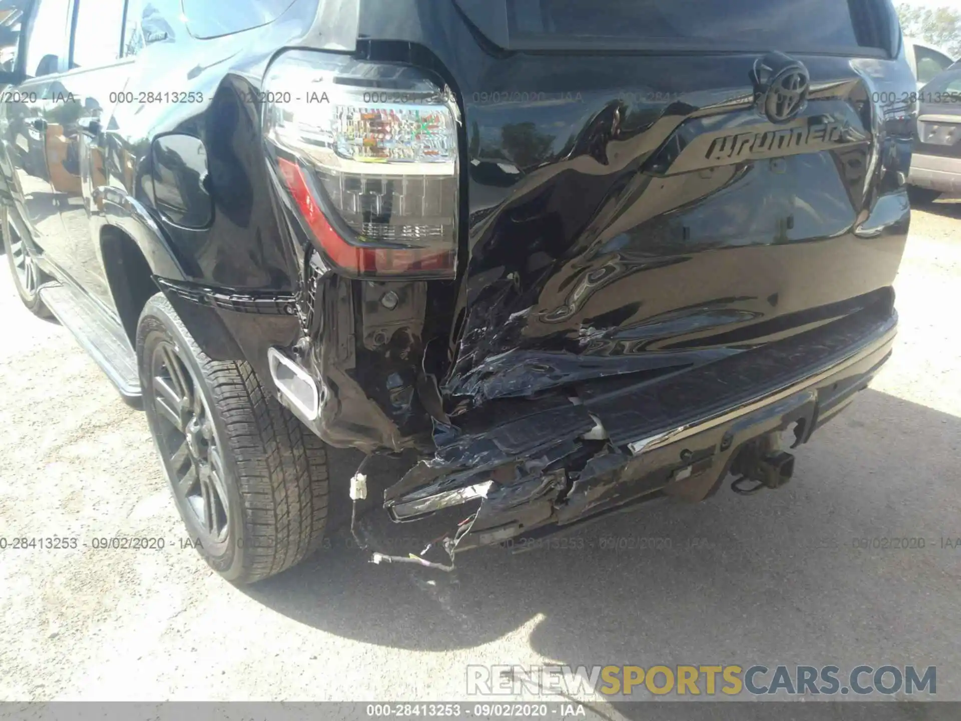 6 Photograph of a damaged car JTEBU5JR8L5740728 TOYOTA 4RUNNER 2020