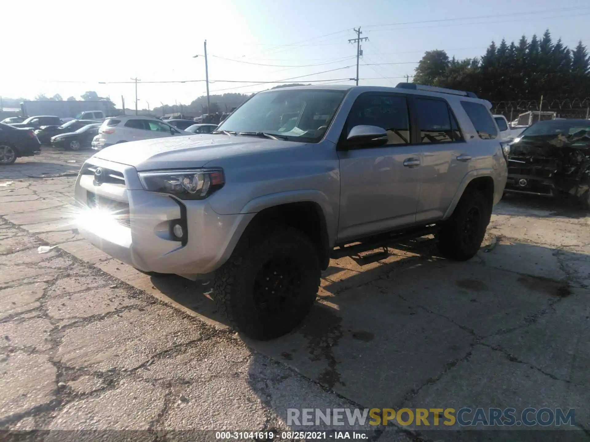 2 Photograph of a damaged car JTEBU5JR8L5742589 TOYOTA 4RUNNER 2020