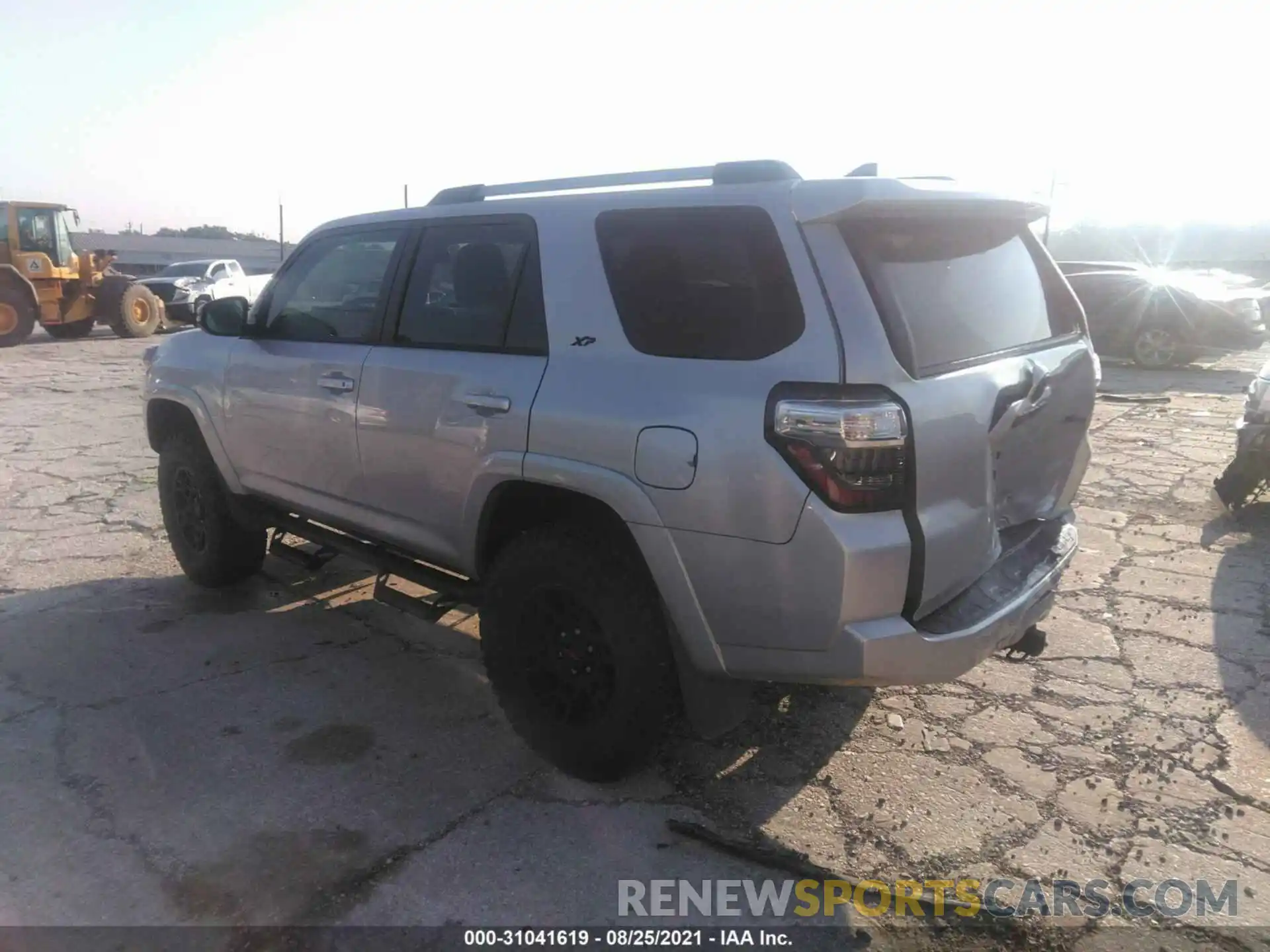 3 Photograph of a damaged car JTEBU5JR8L5742589 TOYOTA 4RUNNER 2020