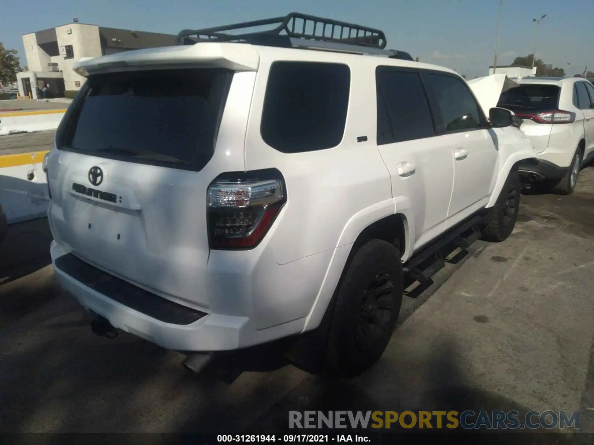 4 Фотография поврежденного автомобиля JTEBU5JR8L5745296 TOYOTA 4RUNNER 2020