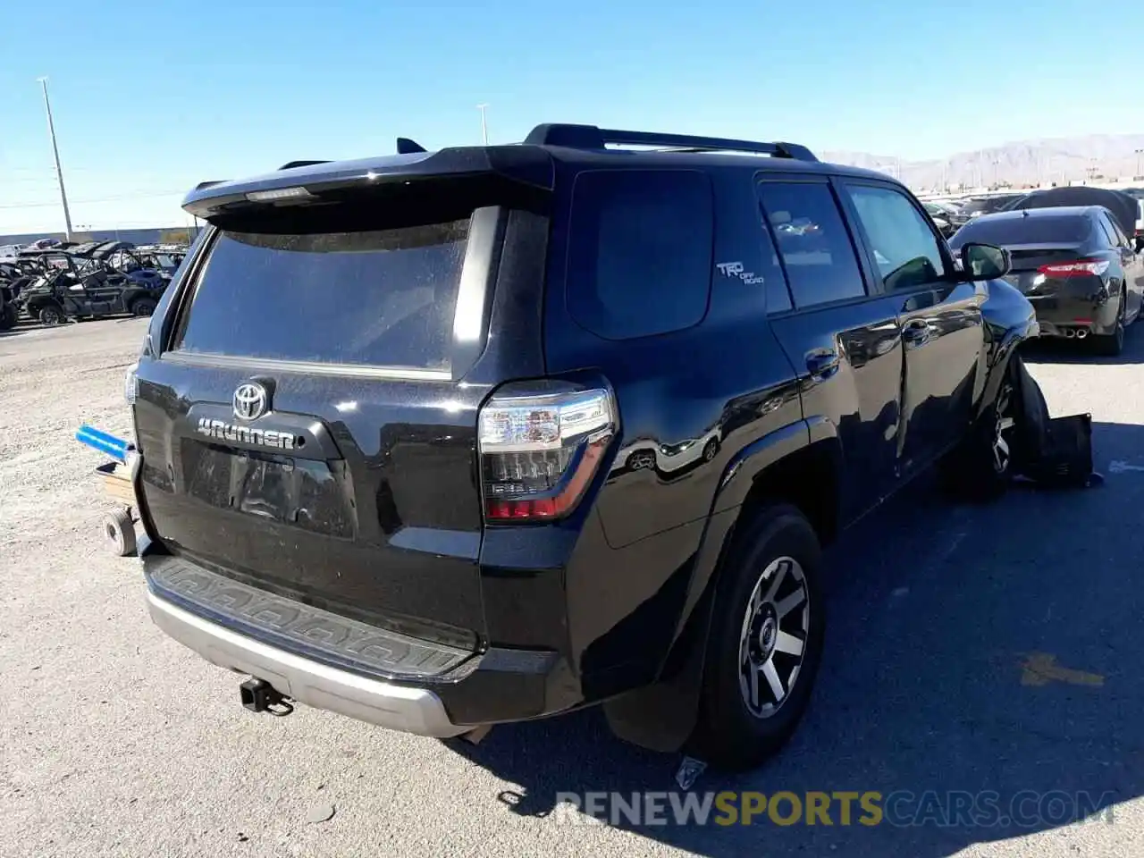 4 Photograph of a damaged car JTEBU5JR8L5745332 TOYOTA 4RUNNER 2020