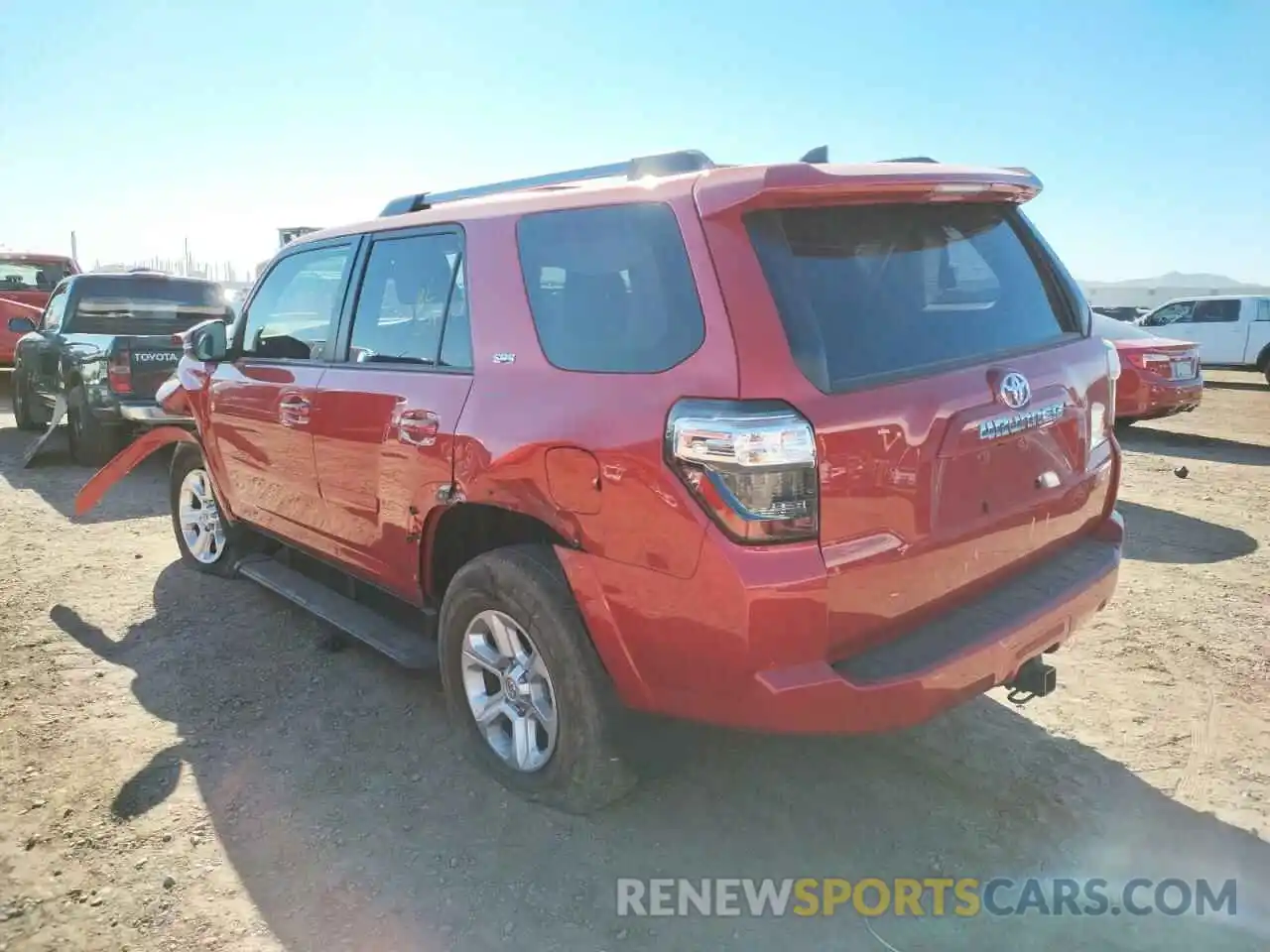 3 Photograph of a damaged car JTEBU5JR8L5748263 TOYOTA 4RUNNER 2020