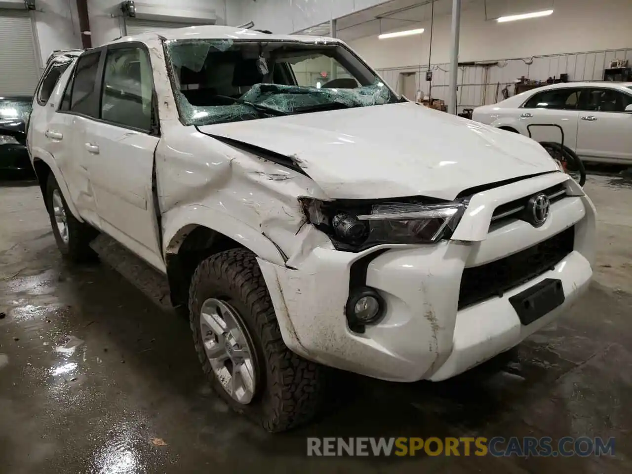 1 Photograph of a damaged car JTEBU5JR8L5750692 TOYOTA 4RUNNER 2020