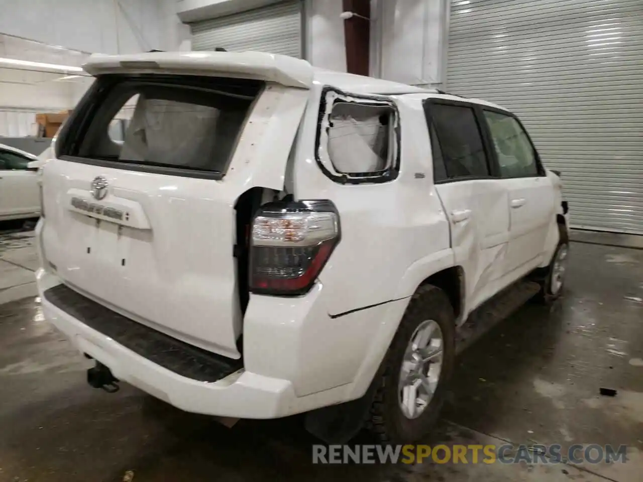 4 Photograph of a damaged car JTEBU5JR8L5750692 TOYOTA 4RUNNER 2020