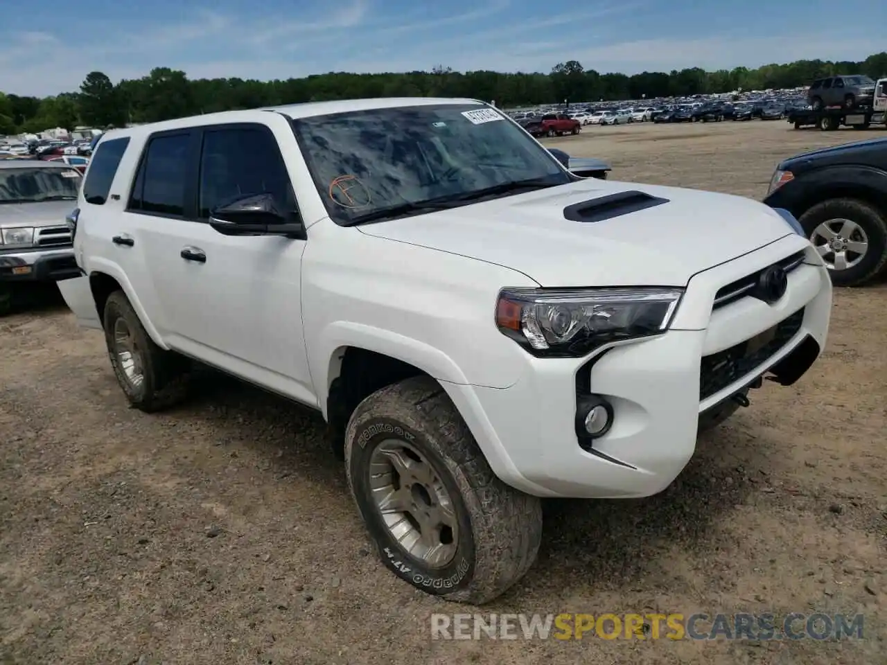 1 Photograph of a damaged car JTEBU5JR8L5752605 TOYOTA 4RUNNER 2020