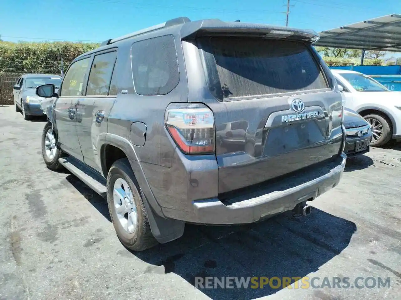 3 Photograph of a damaged car JTEBU5JR8L5753219 TOYOTA 4RUNNER 2020