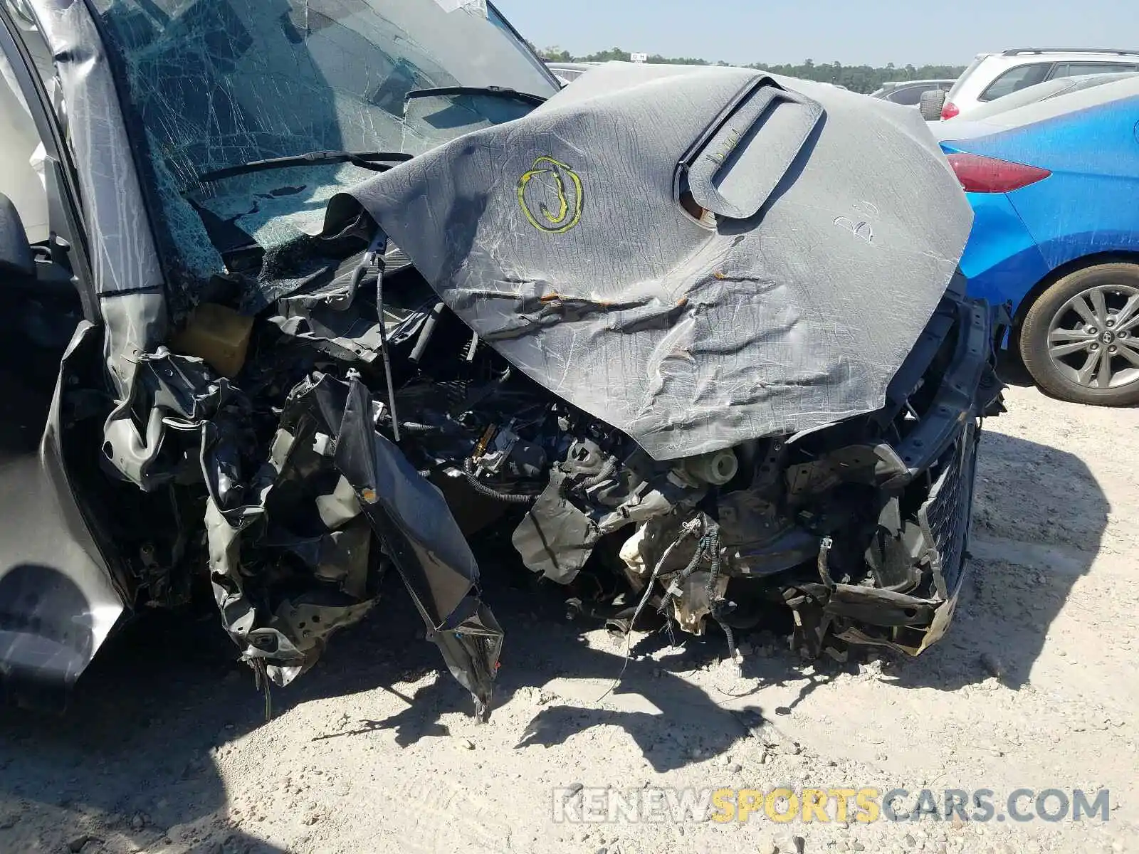 9 Photograph of a damaged car JTEBU5JR8L5755424 TOYOTA 4RUNNER 2020