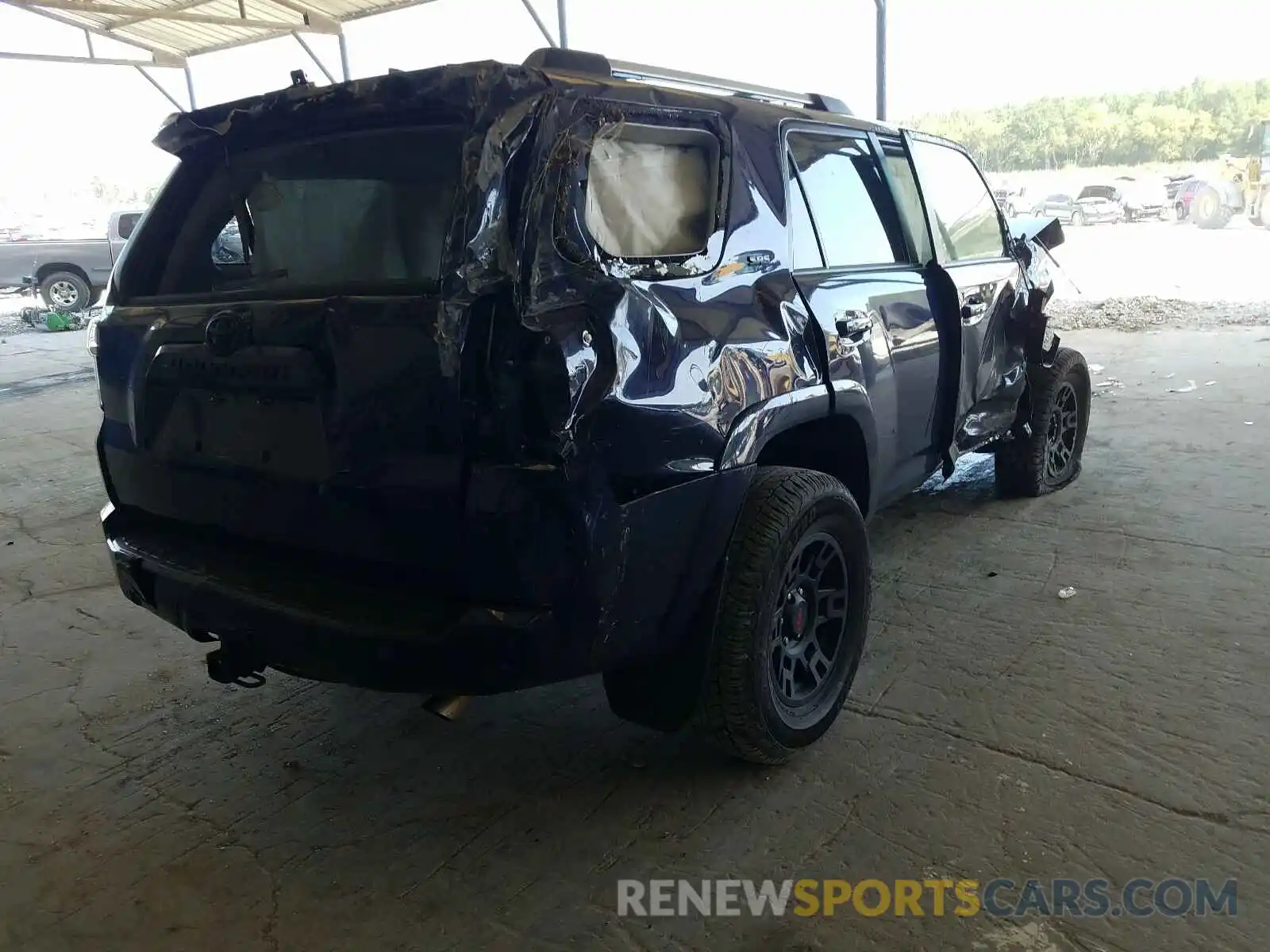 4 Photograph of a damaged car JTEBU5JR8L5756282 TOYOTA 4RUNNER 2020