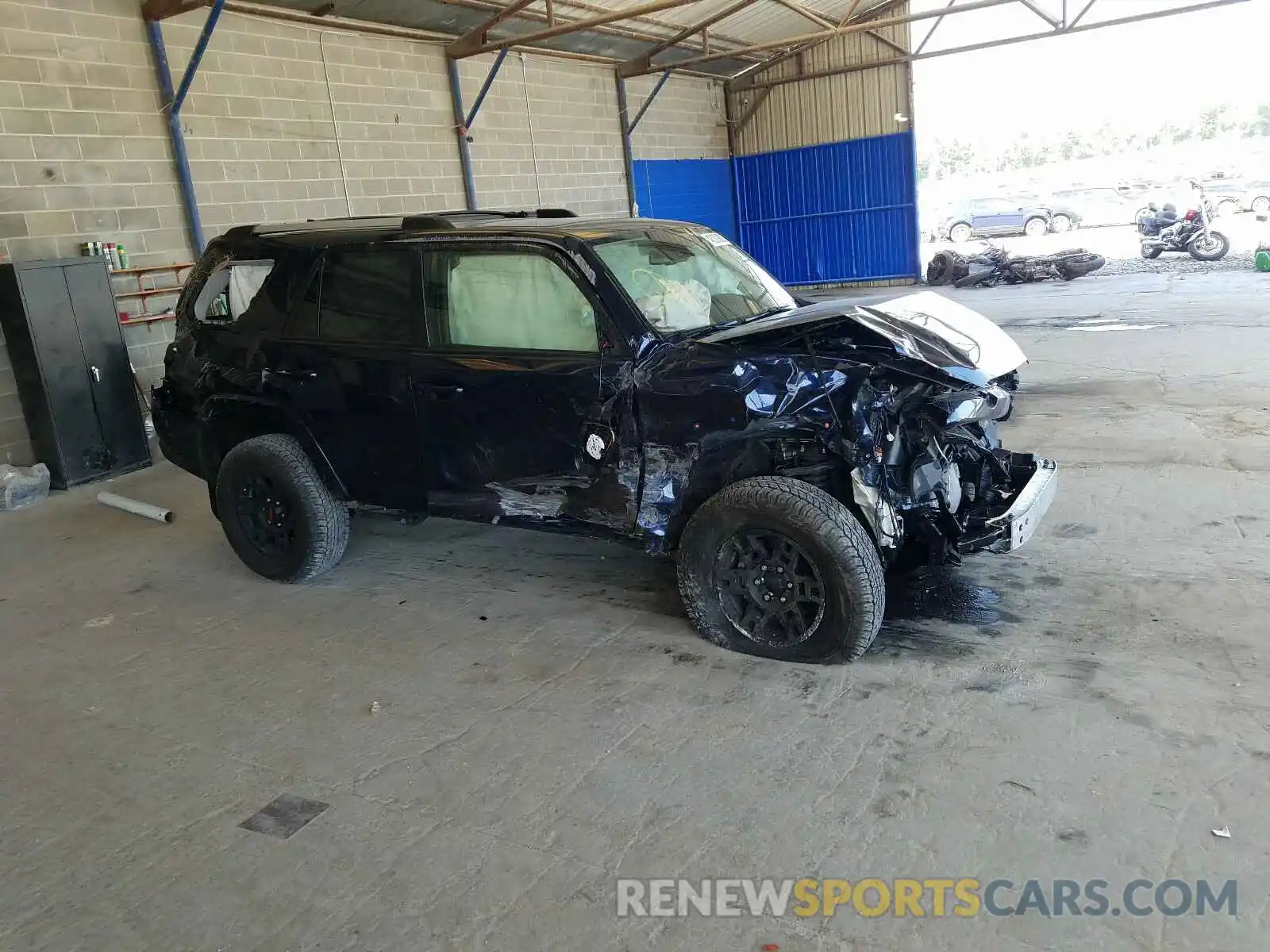 9 Photograph of a damaged car JTEBU5JR8L5756282 TOYOTA 4RUNNER 2020