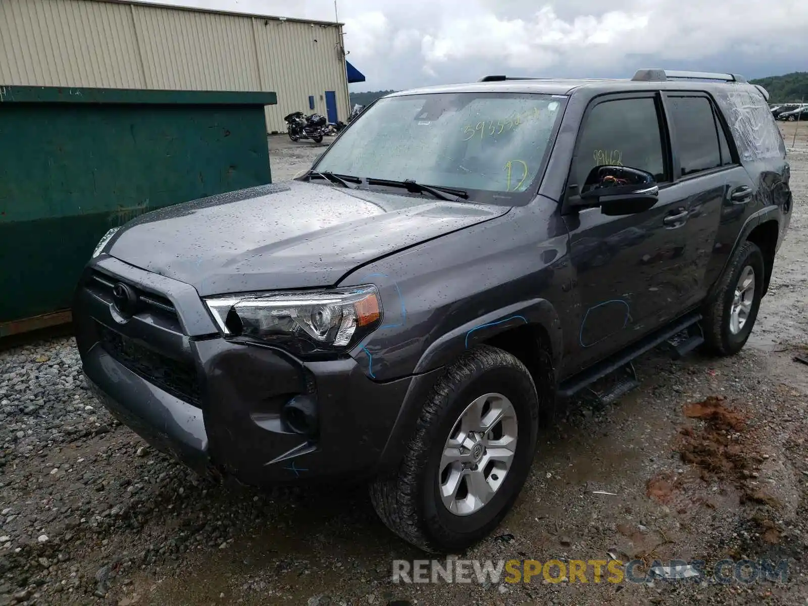 2 Photograph of a damaged car JTEBU5JR8L5757688 TOYOTA 4RUNNER 2020