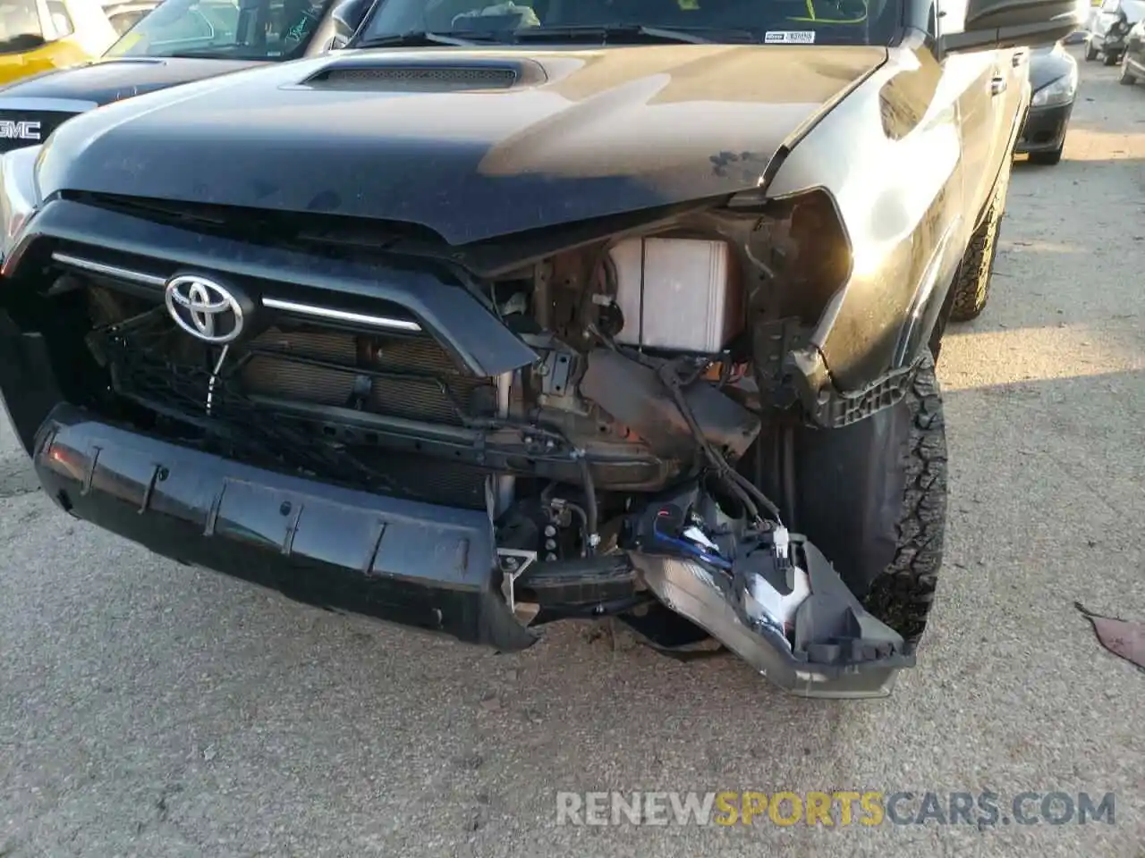 9 Photograph of a damaged car JTEBU5JR8L5761739 TOYOTA 4RUNNER 2020