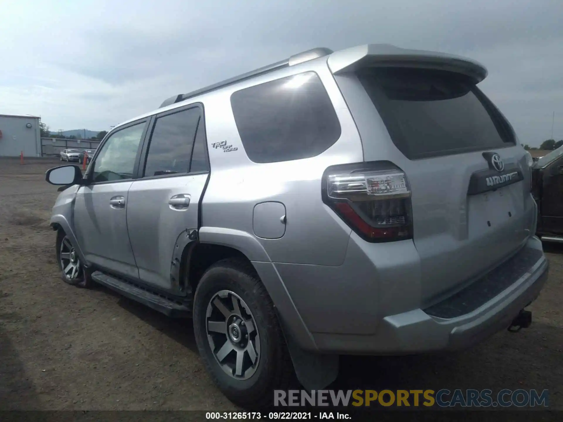 3 Фотография поврежденного автомобиля JTEBU5JR8L5764723 TOYOTA 4RUNNER 2020