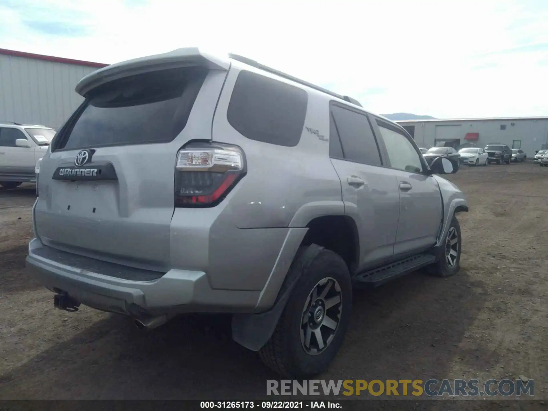 4 Фотография поврежденного автомобиля JTEBU5JR8L5764723 TOYOTA 4RUNNER 2020