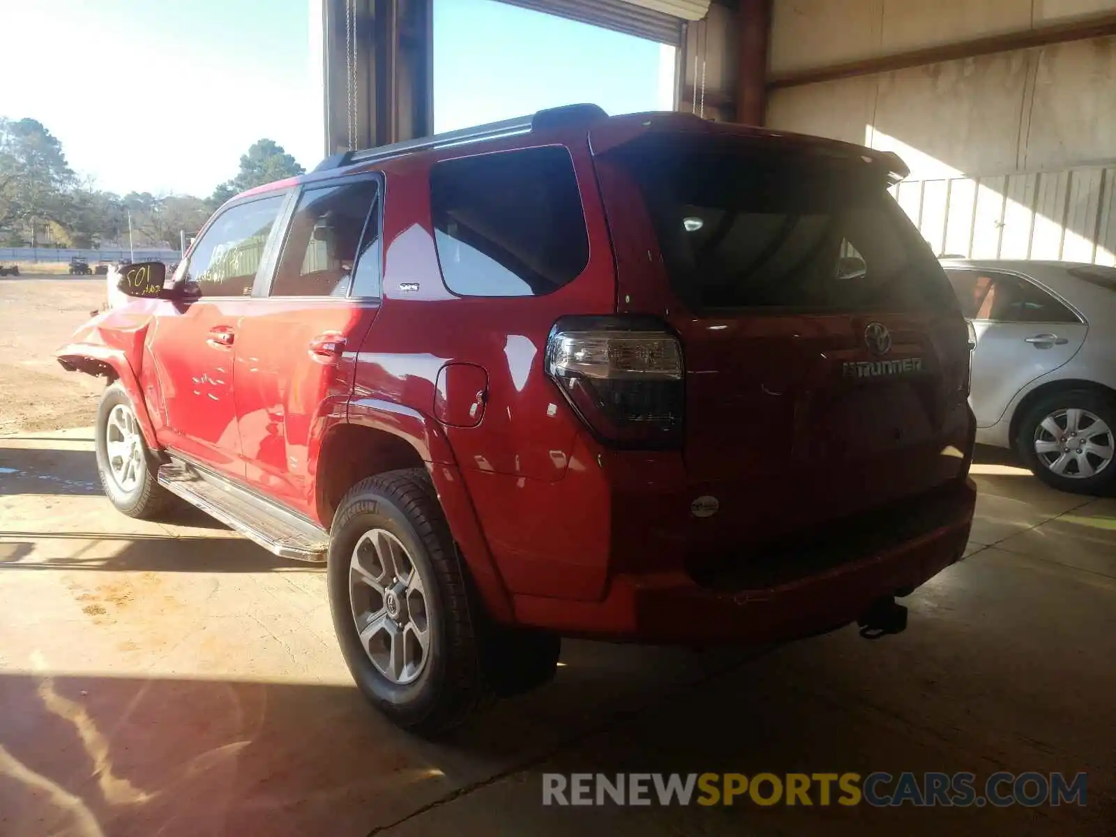 3 Photograph of a damaged car JTEBU5JR8L5765760 TOYOTA 4RUNNER 2020