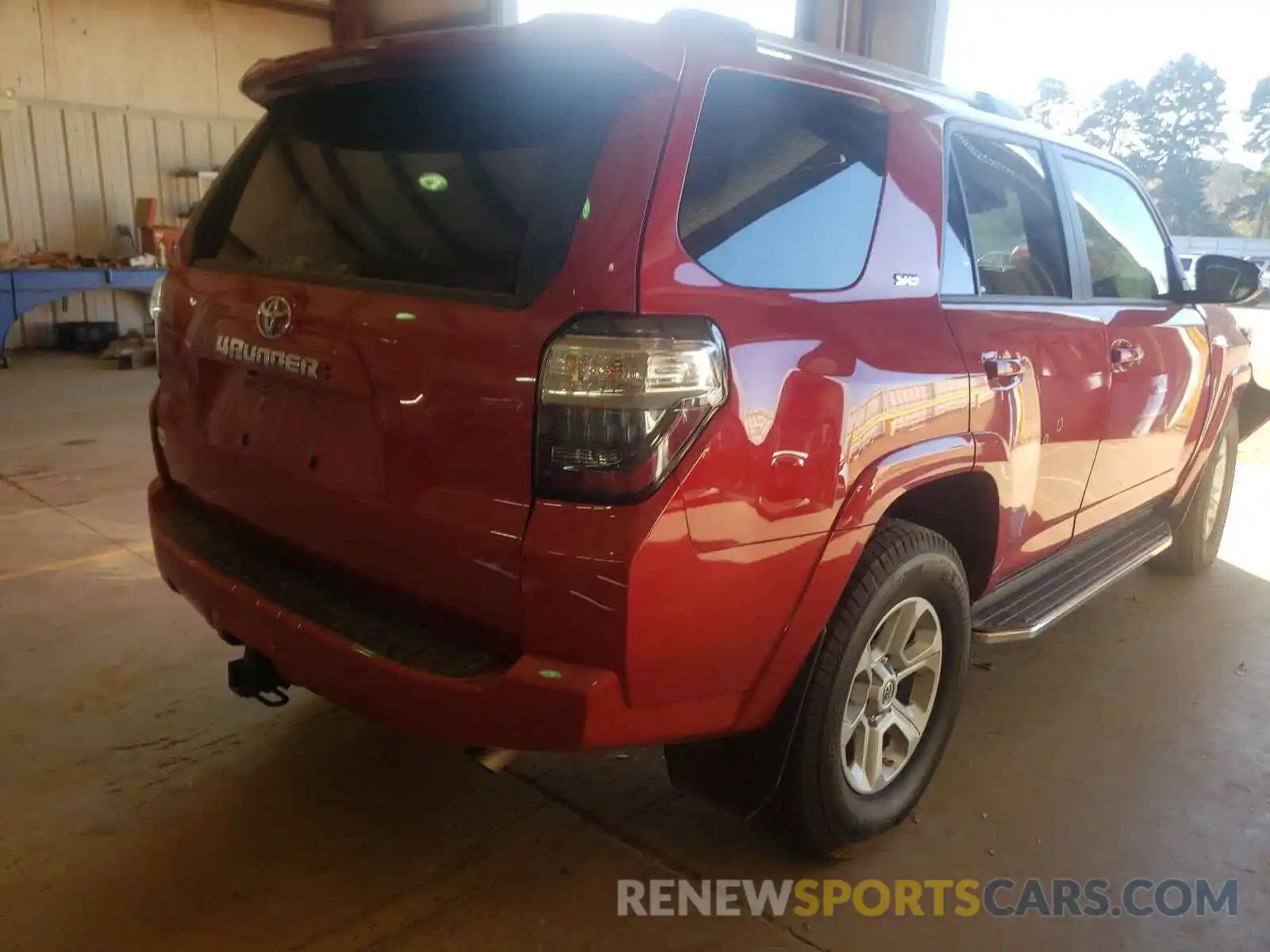 4 Photograph of a damaged car JTEBU5JR8L5765760 TOYOTA 4RUNNER 2020