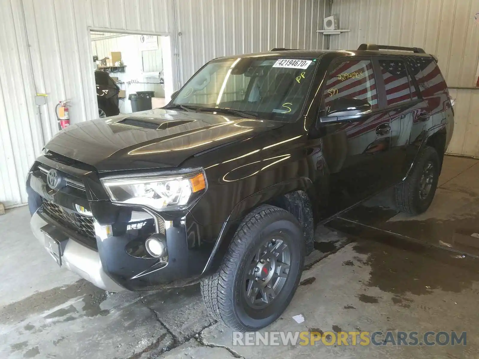 2 Photograph of a damaged car JTEBU5JR8L5769937 TOYOTA 4RUNNER 2020