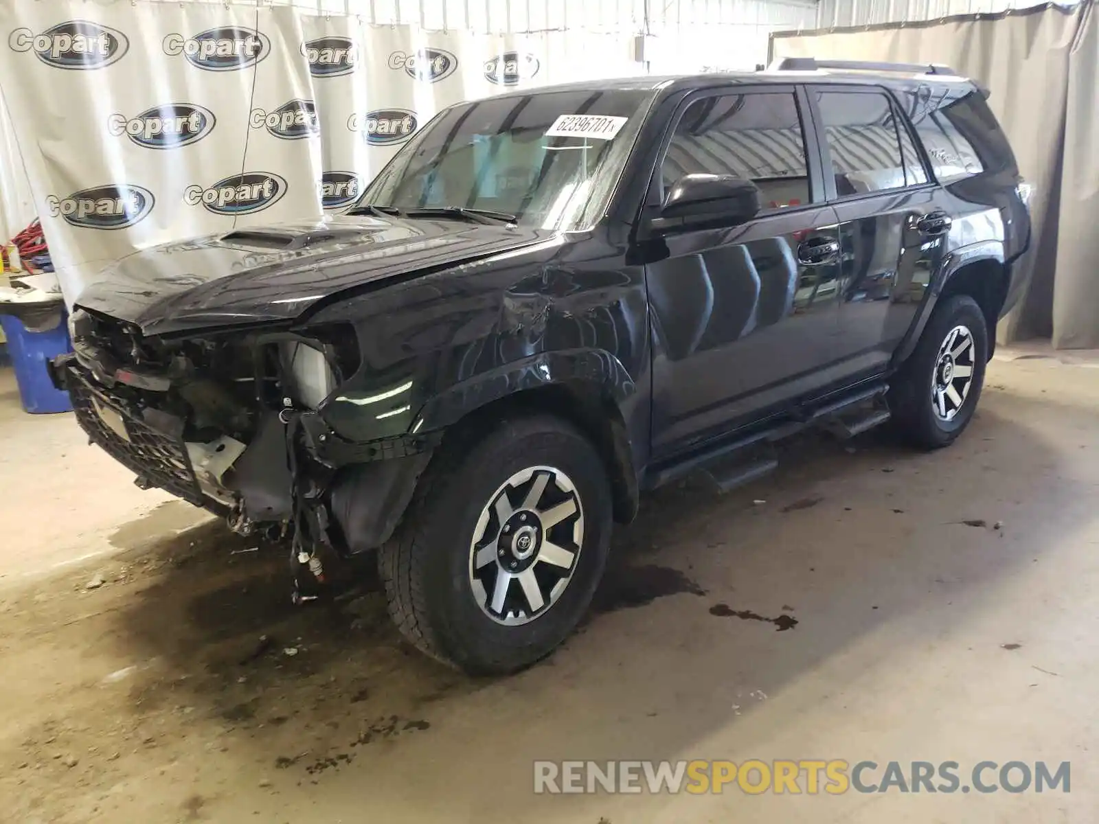 2 Photograph of a damaged car JTEBU5JR8L5771591 TOYOTA 4RUNNER 2020