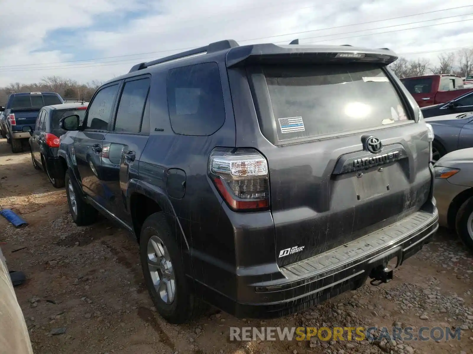 3 Photograph of a damaged car JTEBU5JR8L5776984 TOYOTA 4RUNNER 2020