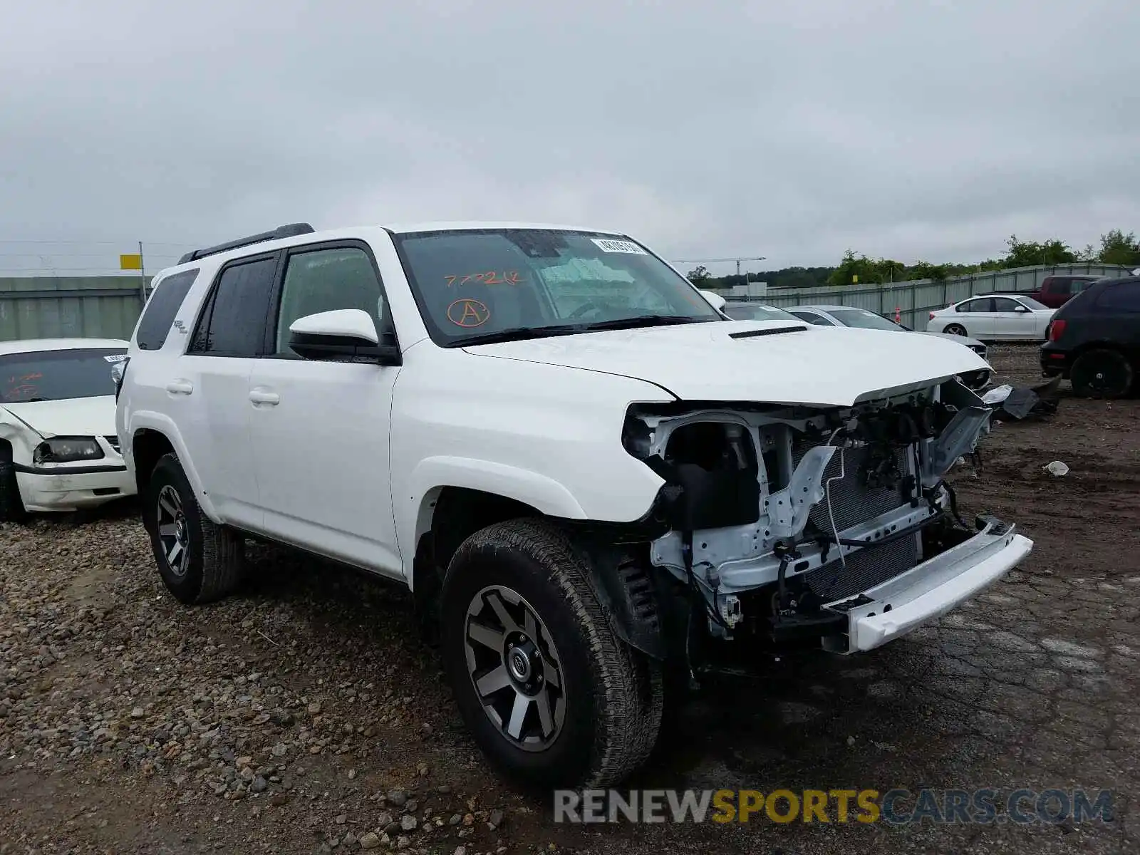 1 Photograph of a damaged car JTEBU5JR8L5777262 TOYOTA 4RUNNER 2020