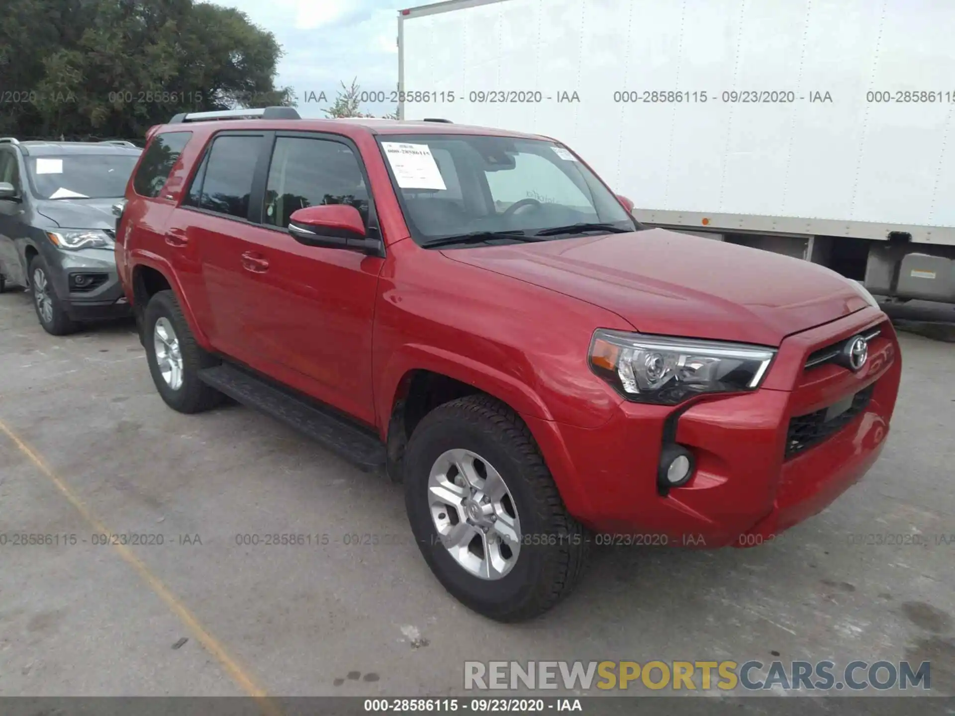 1 Photograph of a damaged car JTEBU5JR8L5777567 TOYOTA 4RUNNER 2020