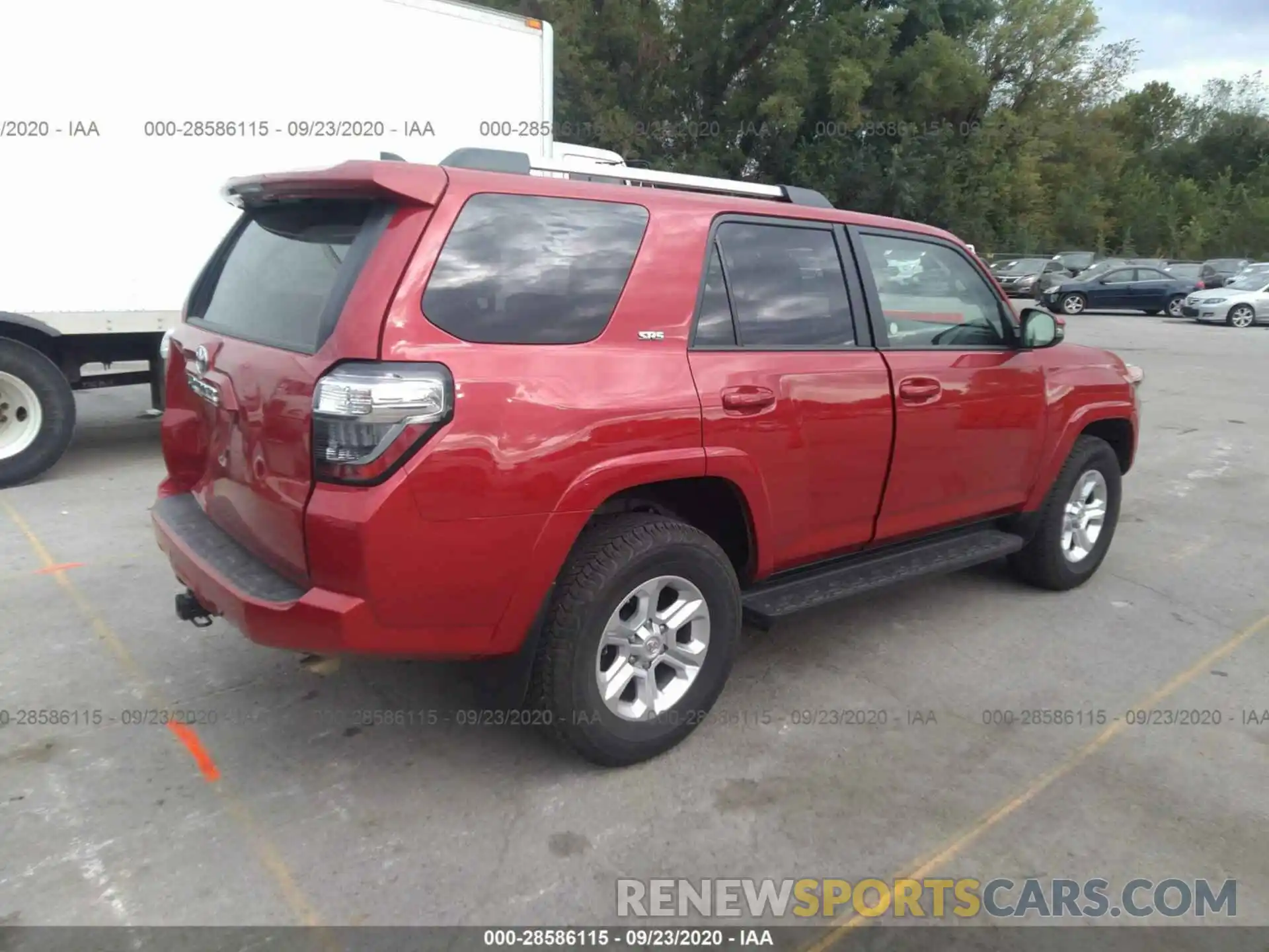 4 Photograph of a damaged car JTEBU5JR8L5777567 TOYOTA 4RUNNER 2020