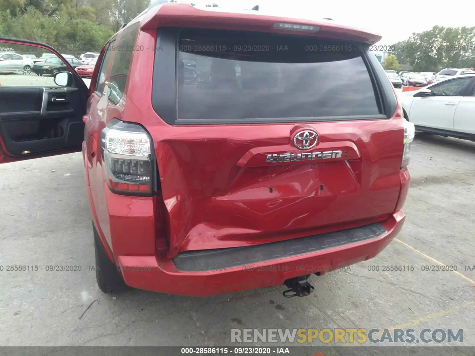 6 Photograph of a damaged car JTEBU5JR8L5777567 TOYOTA 4RUNNER 2020