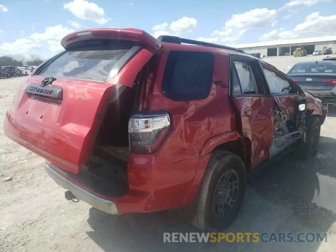 4 Photograph of a damaged car JTEBU5JR8L5778153 TOYOTA 4RUNNER 2020