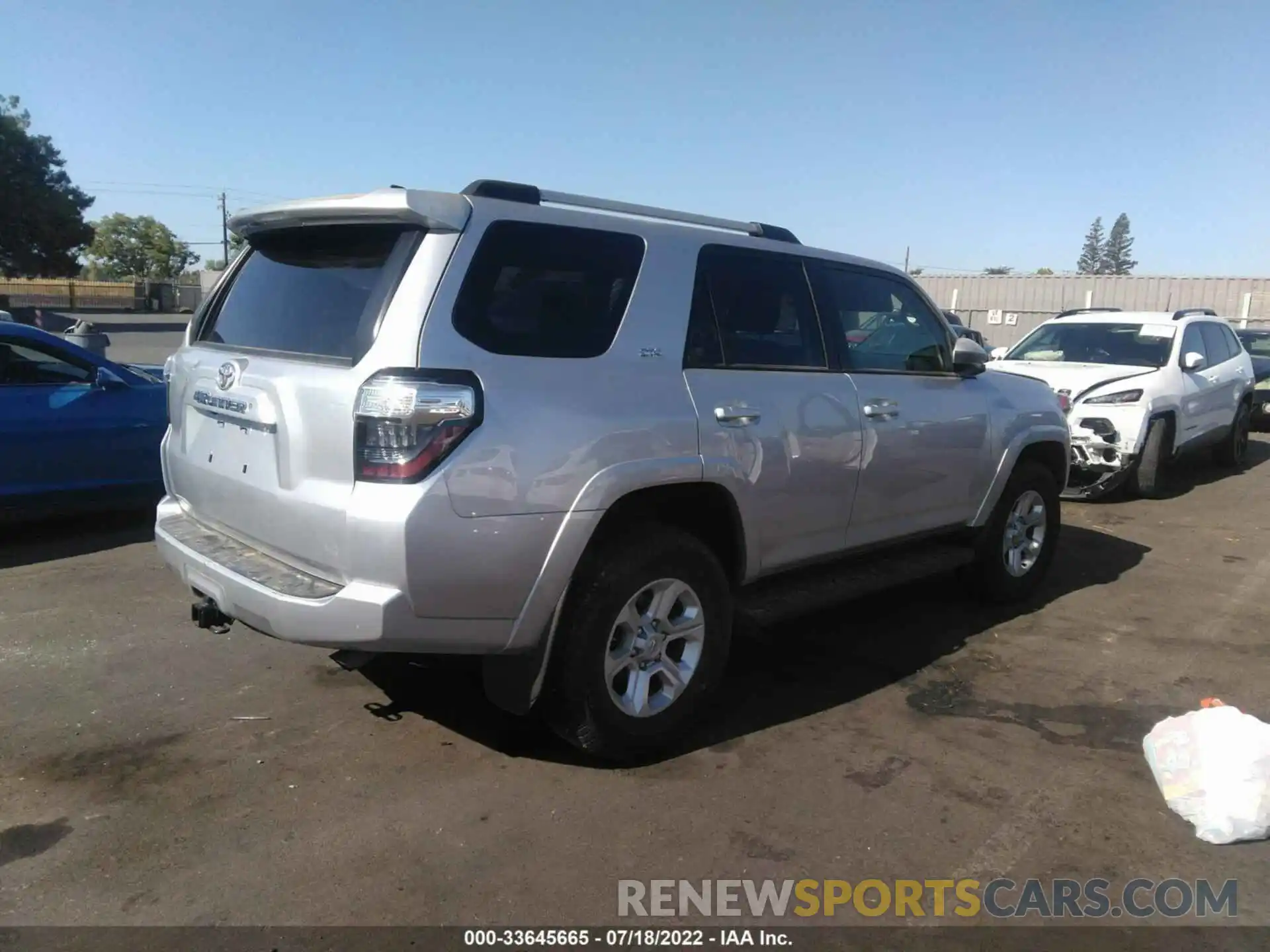 4 Photograph of a damaged car JTEBU5JR8L5779481 TOYOTA 4RUNNER 2020