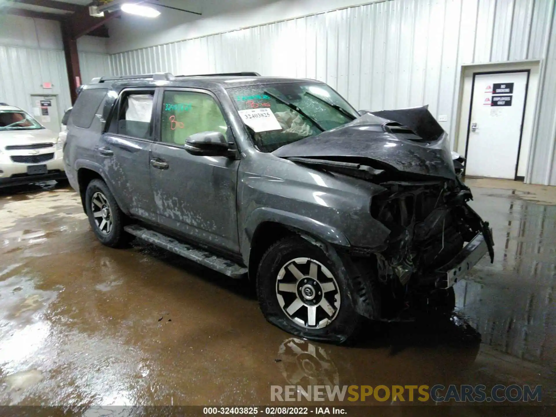 1 Photograph of a damaged car JTEBU5JR8L5783966 TOYOTA 4RUNNER 2020