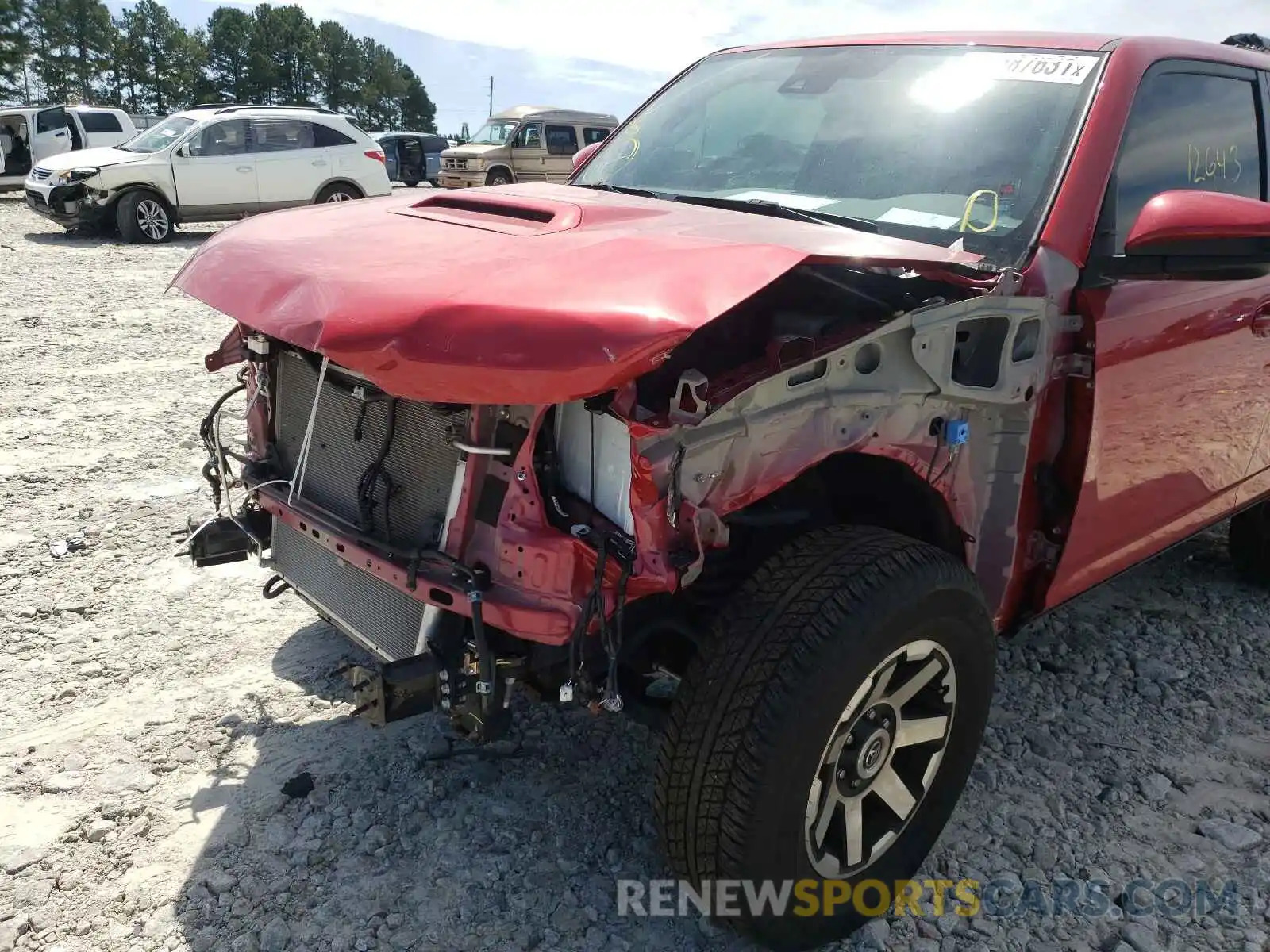 9 Photograph of a damaged car JTEBU5JR8L5784695 TOYOTA 4RUNNER 2020